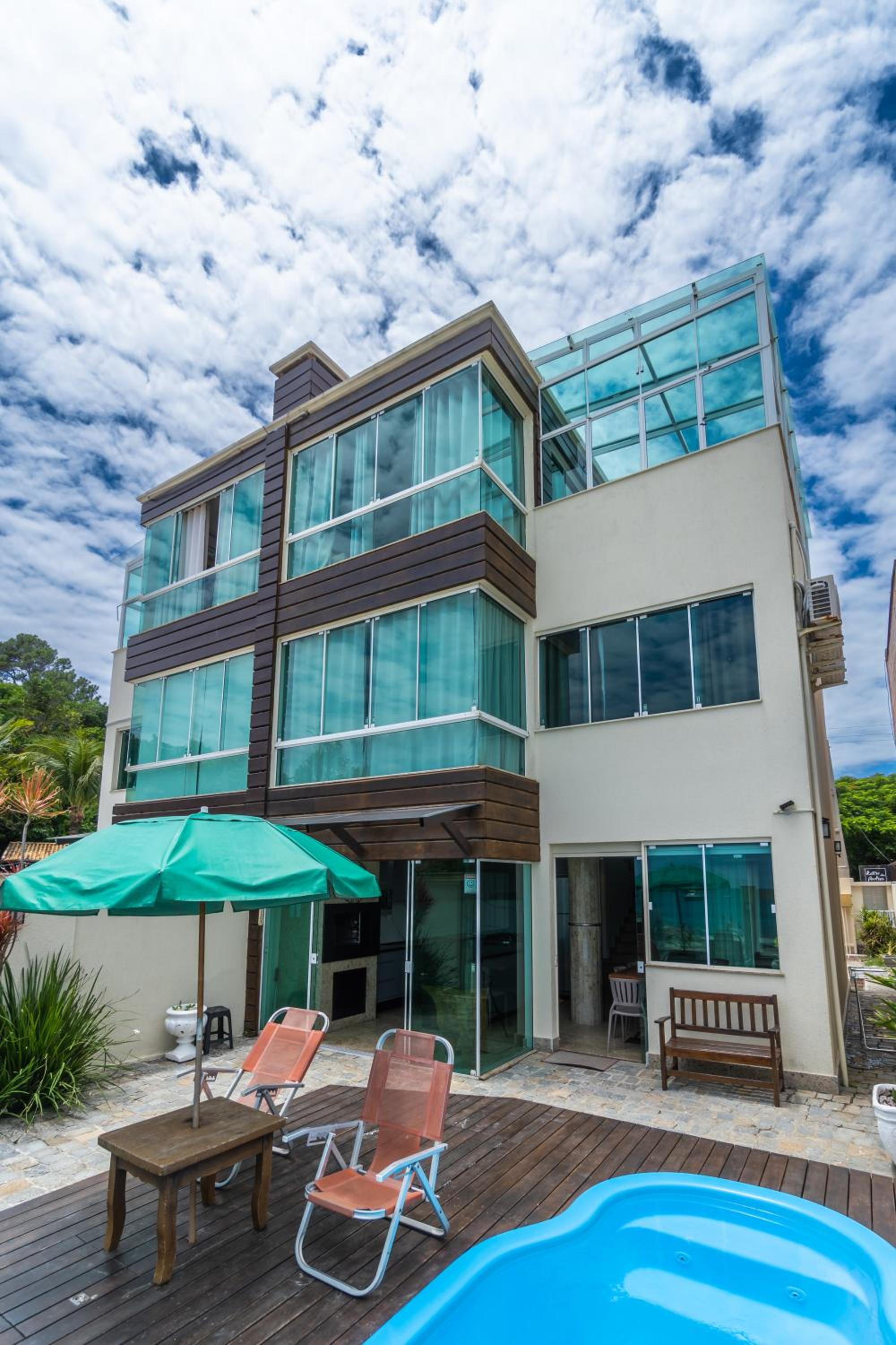 Triplex pé na areia