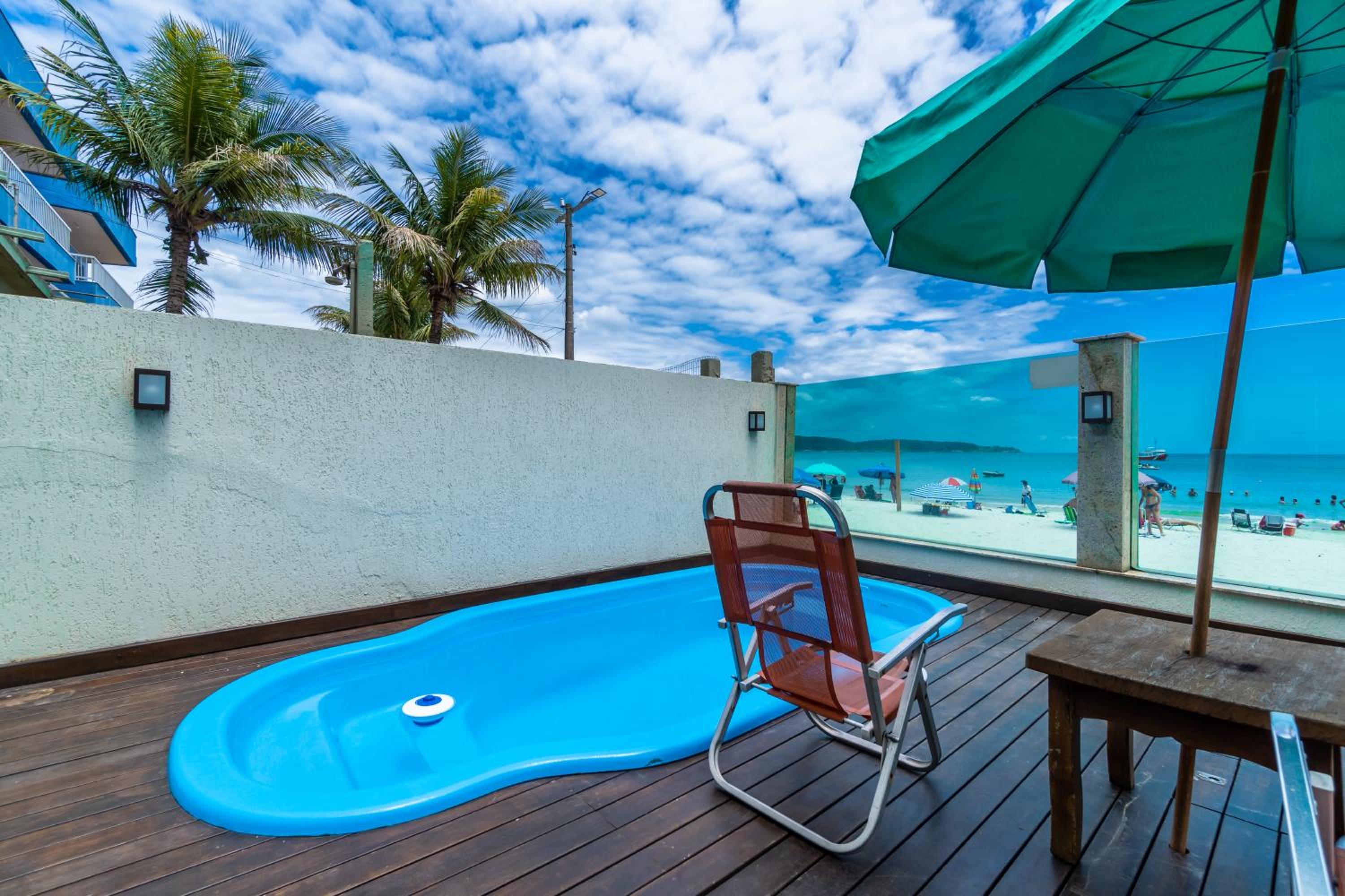 Triplex pé na areia