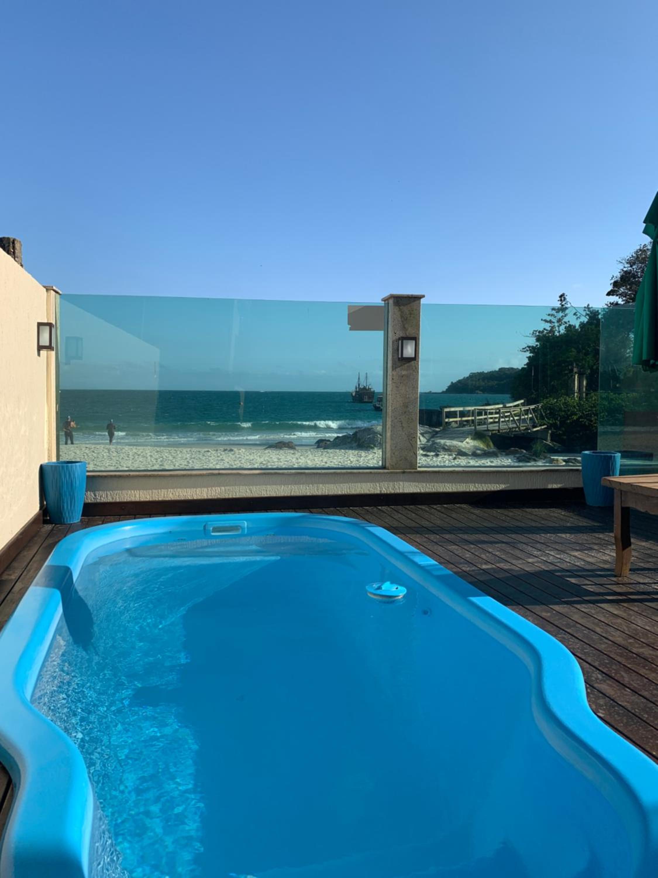 Triplex pé na areia