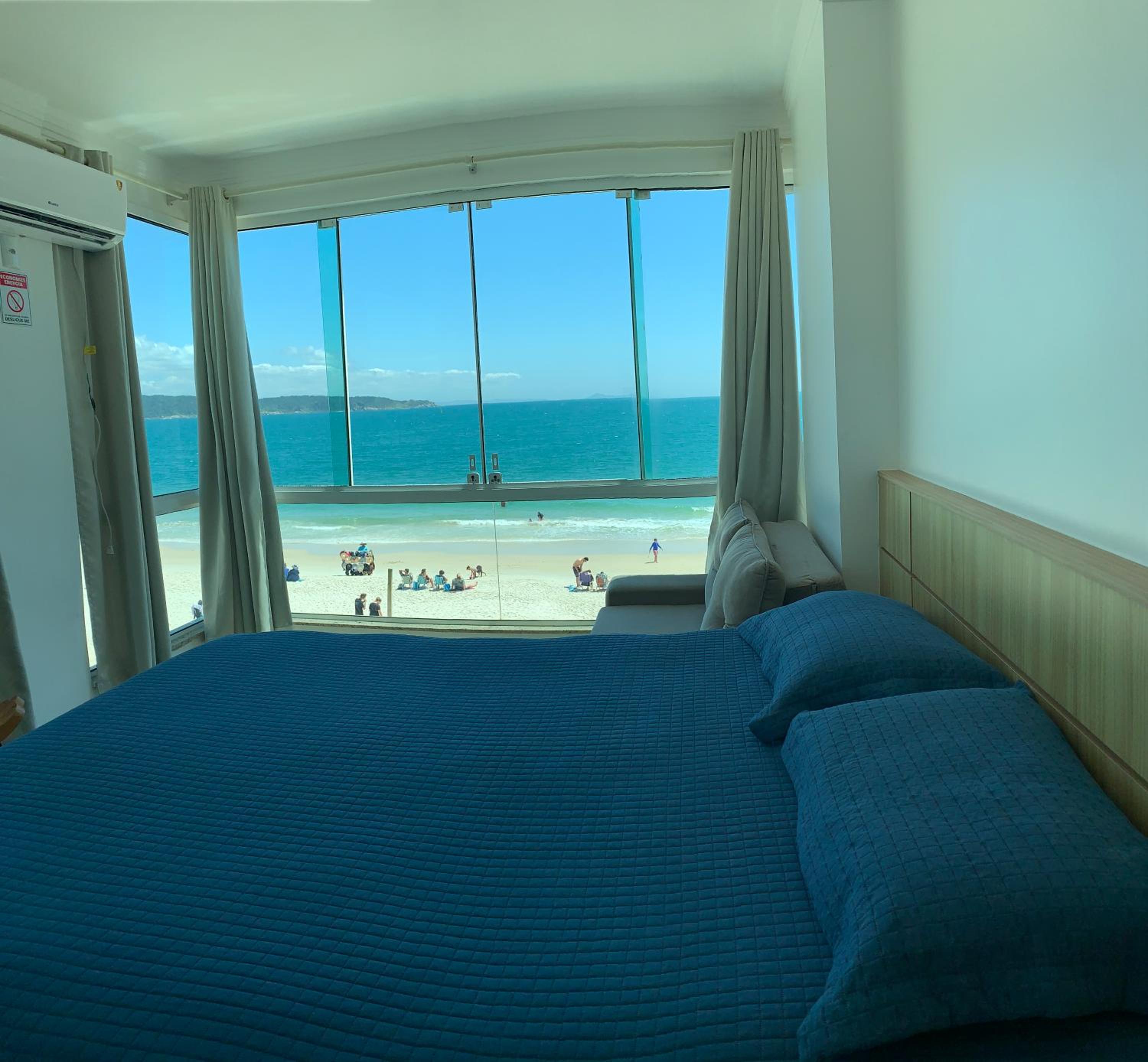 Triplex pé na areia