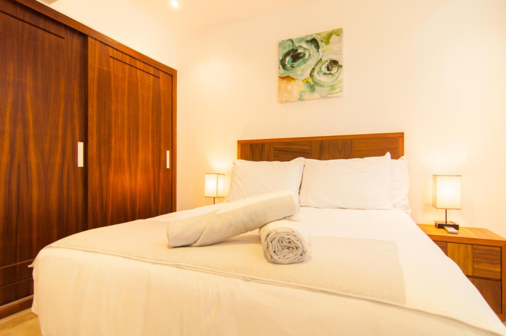 Kuxtal 3 Bedroom Downtown Apartment by Casago