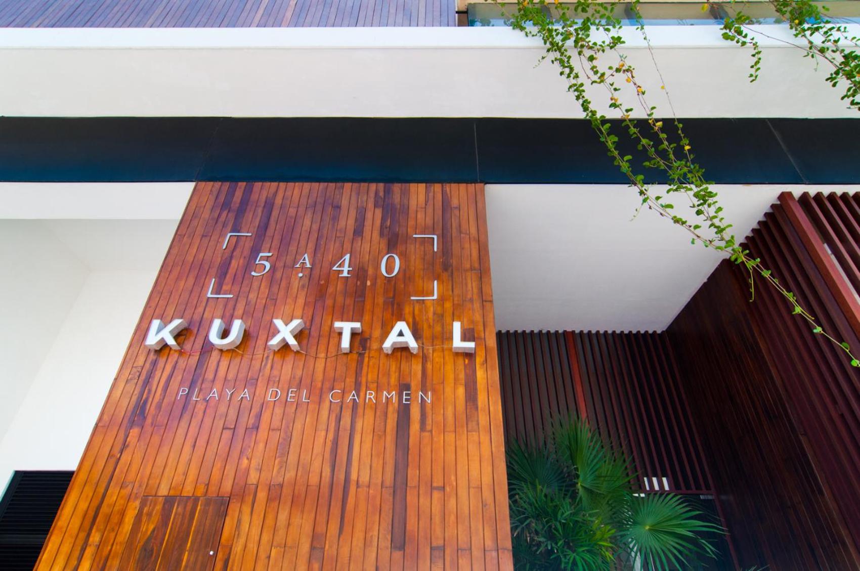 Kuxtal 3 Bedroom Downtown Apartment by Casago