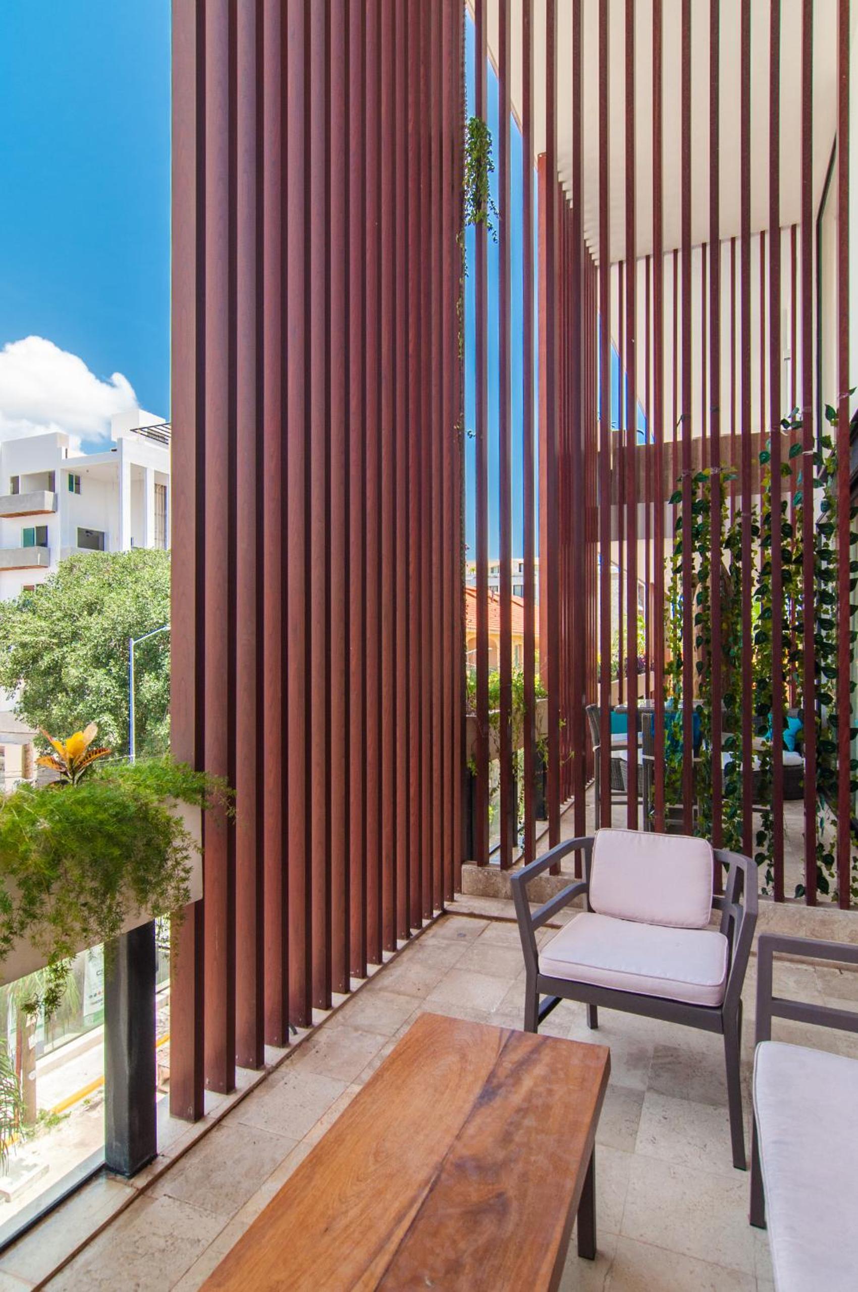Kuxtal 3 Bedroom Downtown Apartment by Casago