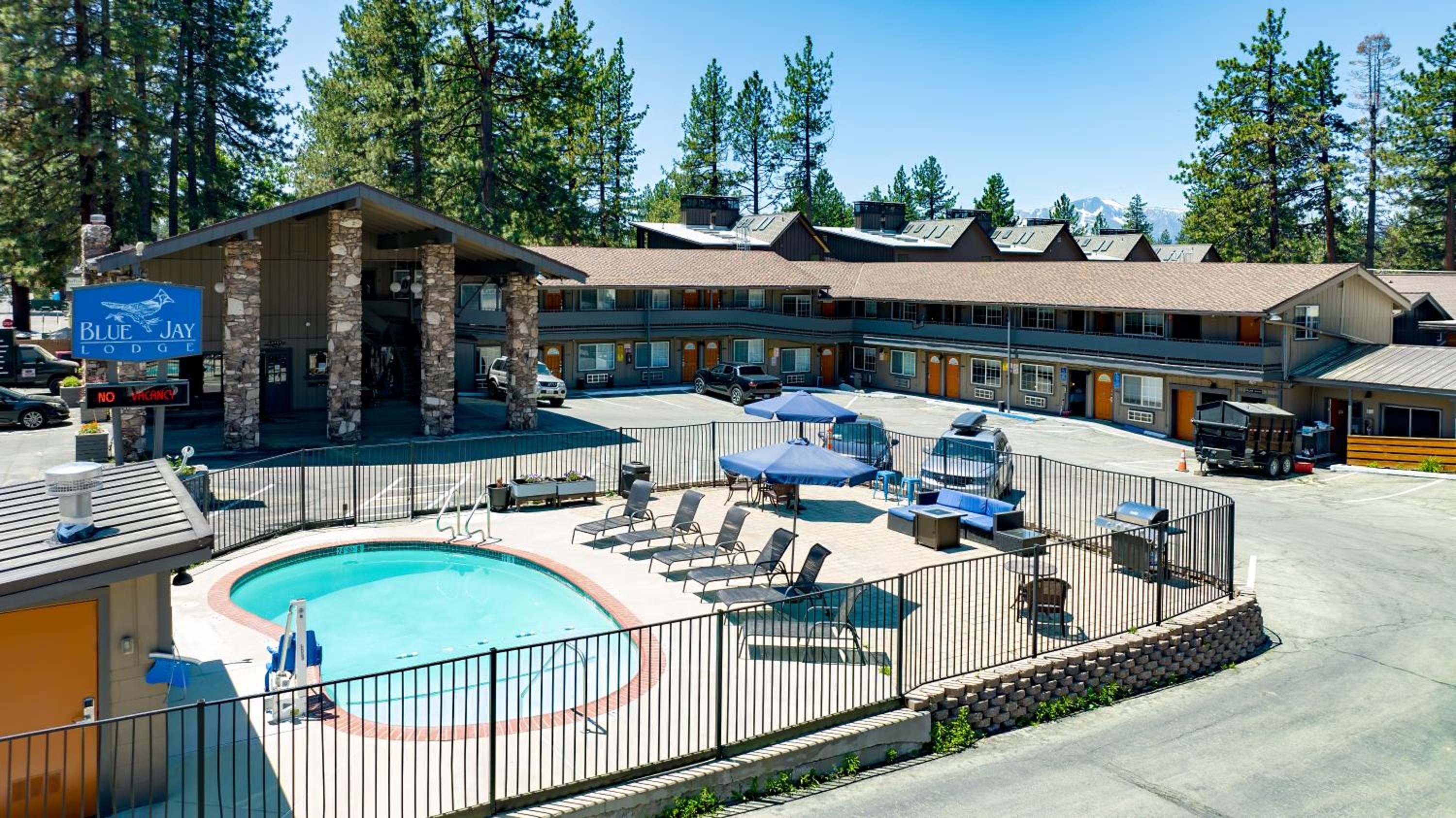 Lake Tahoe Vacations - Blue Jay Lodge - Property Image 9