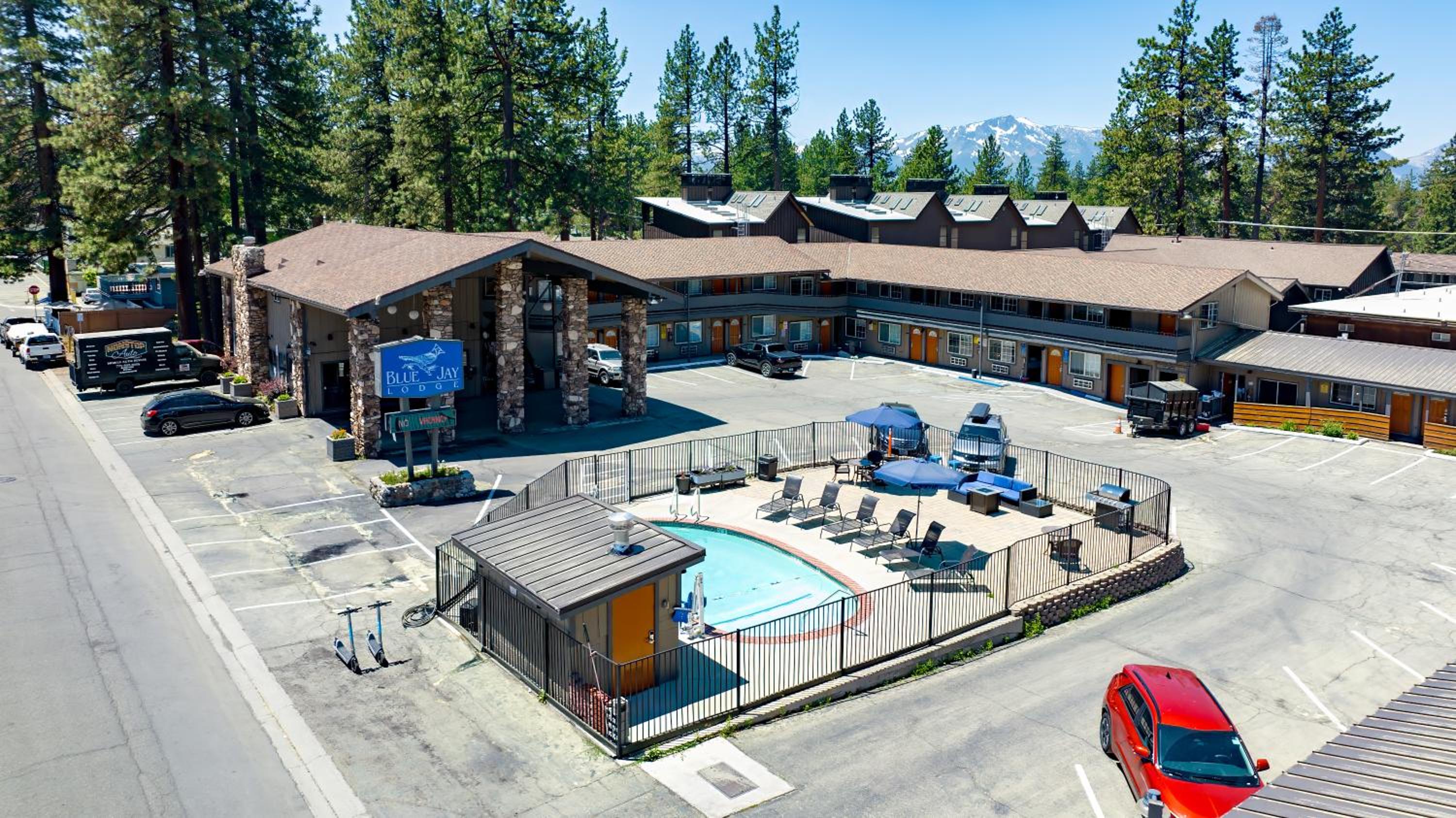Lake Tahoe Vacations - Blue Jay Lodge - Property Image 2