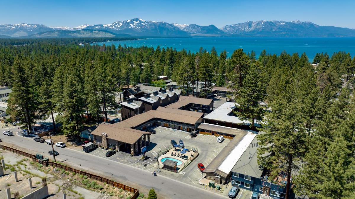 Lake Tahoe Vacations - Blue Jay Lodge - Property Image 14