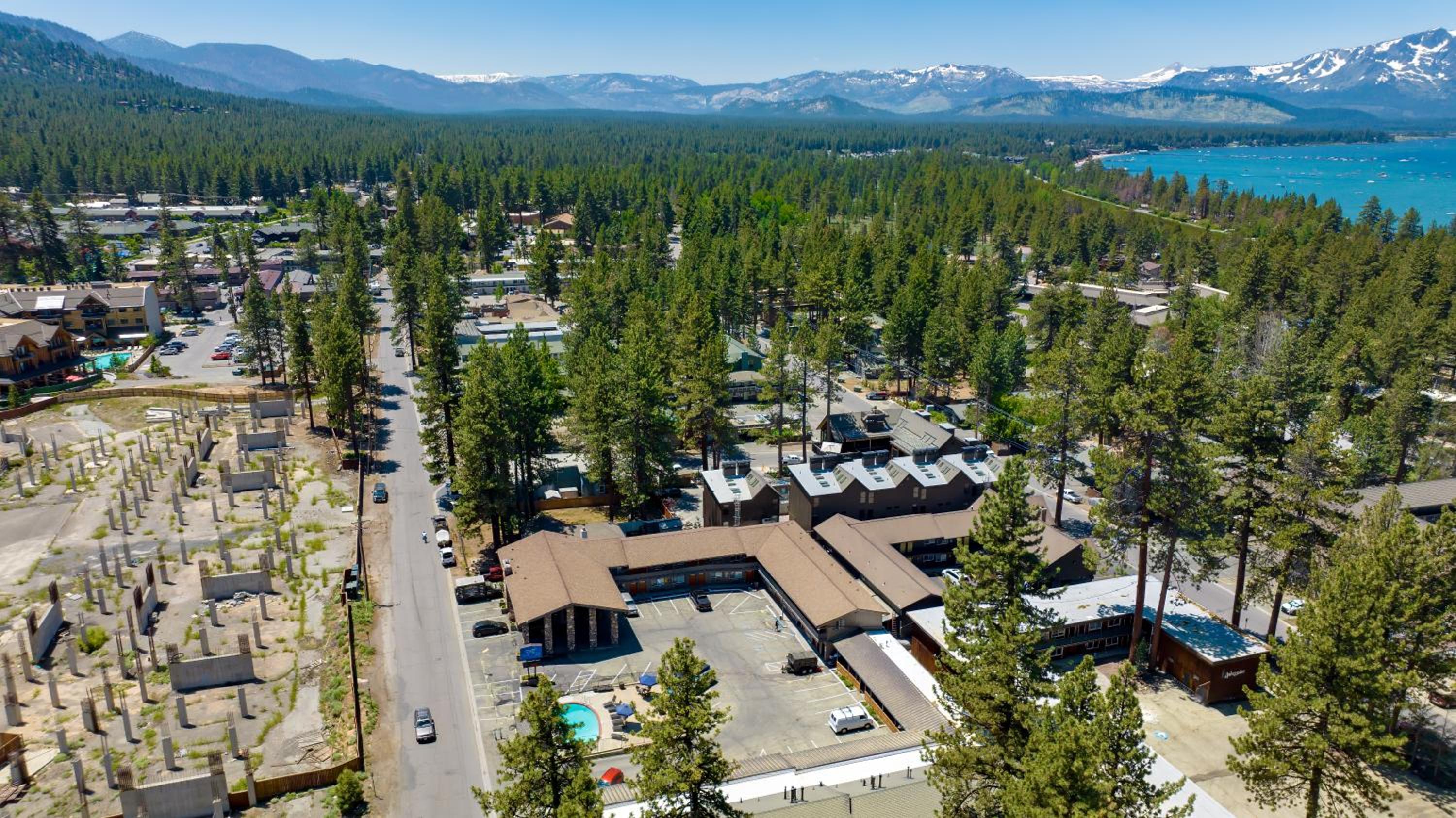 Lake Tahoe Vacations - Blue Jay Lodge - Property Image 13