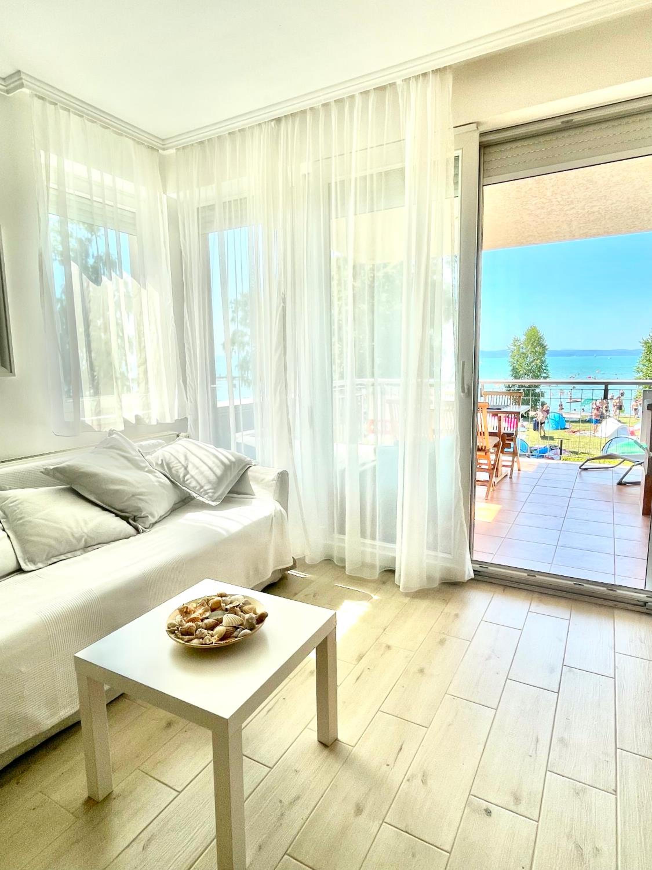Balaton BeachSide Apartman Siófok N1 view 3