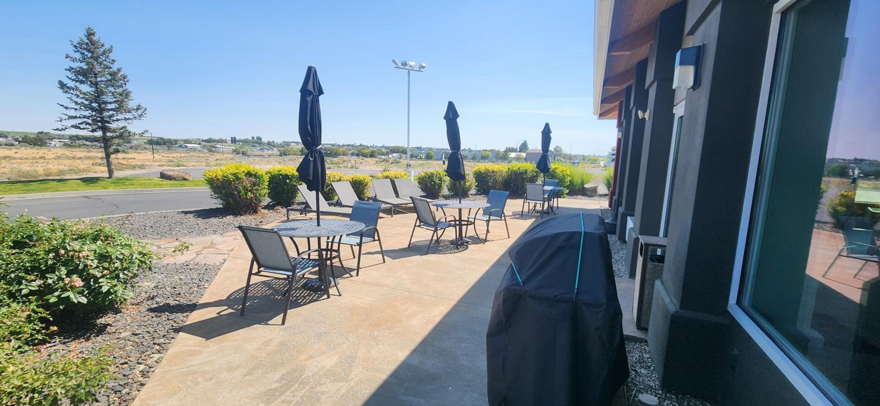 Moses Lake Vacations - Ten Pin Inn  Suites - Property Image 1