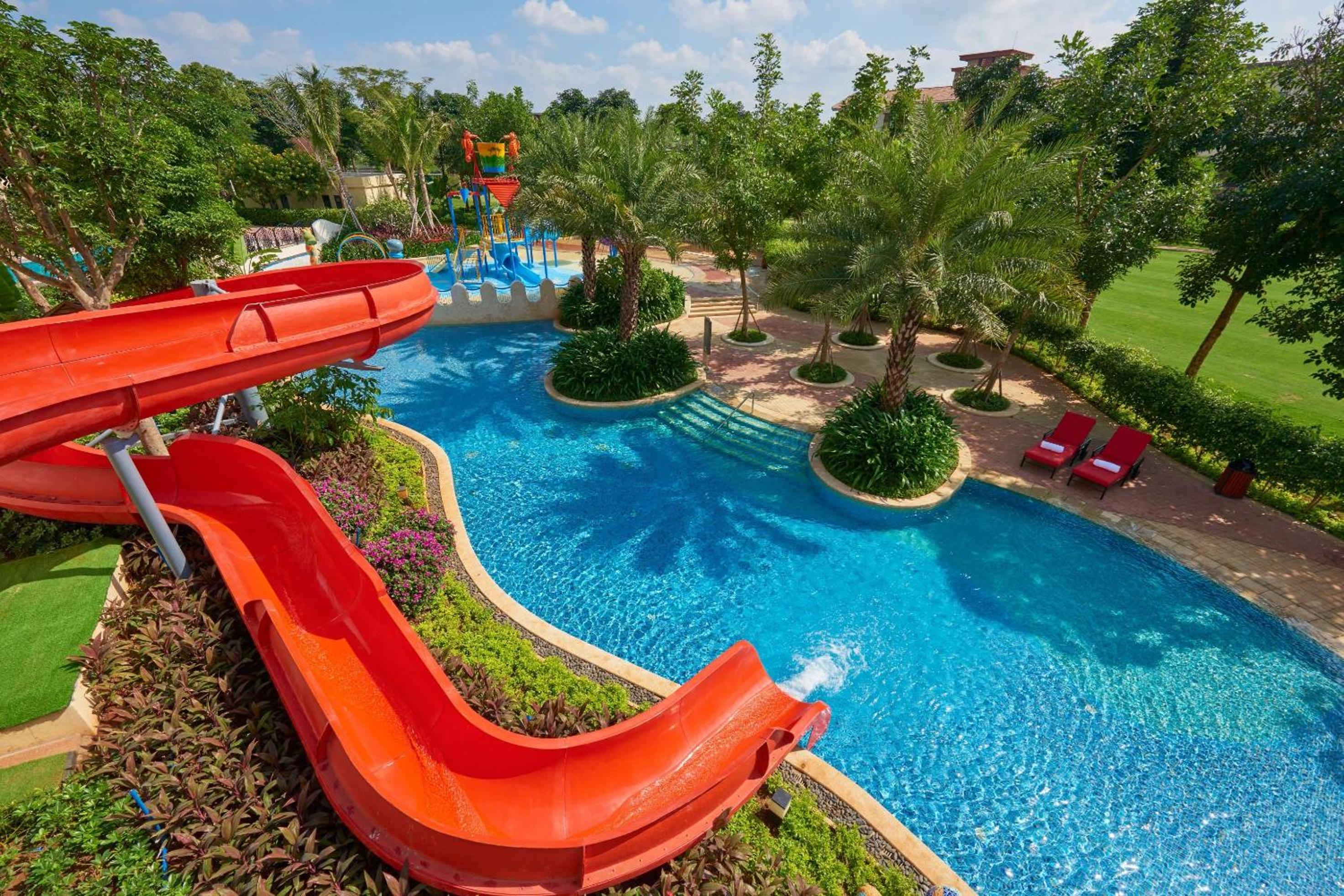 DoubleTree by Hilton Haikou Chengmai