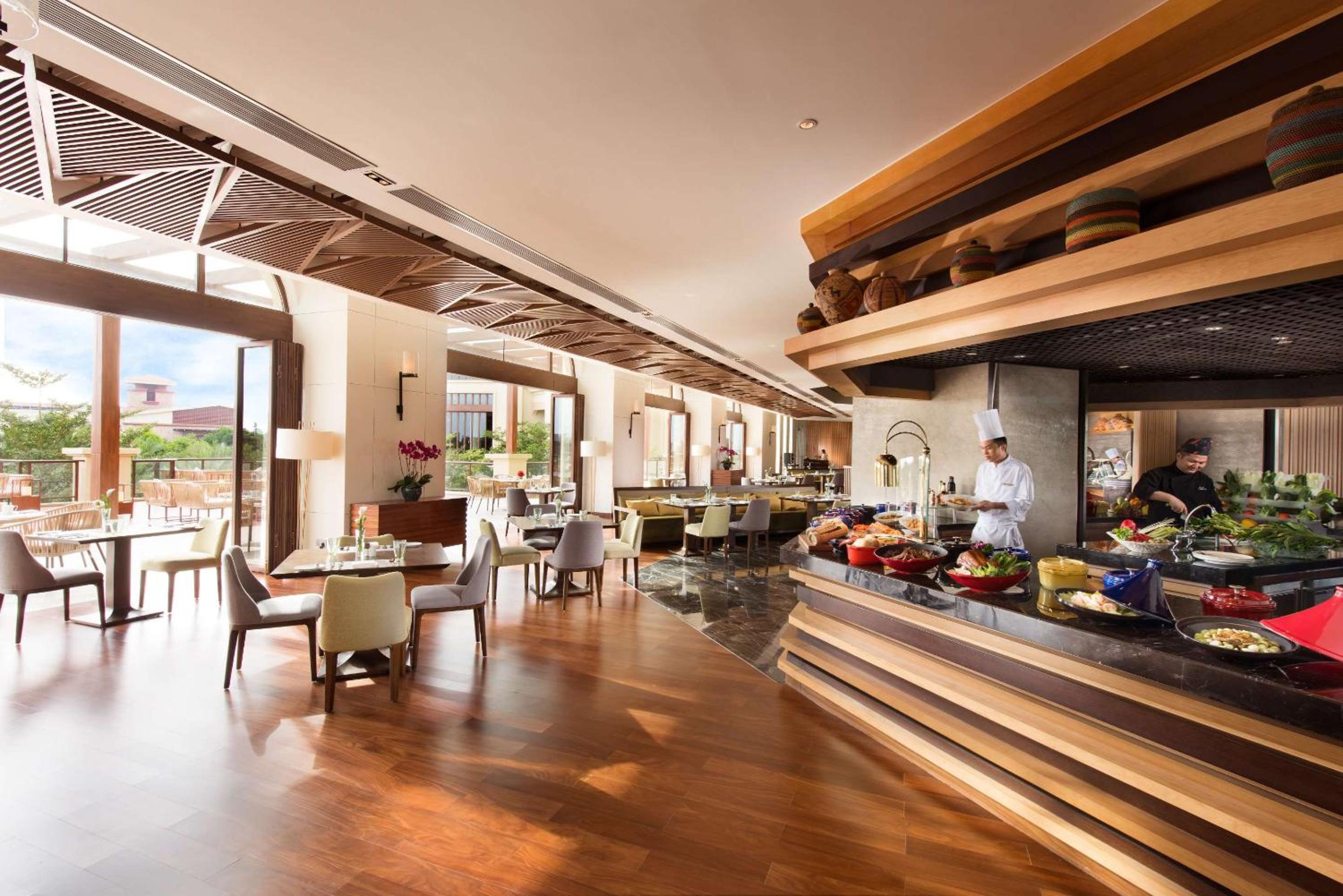 DoubleTree by Hilton Haikou Chengmai