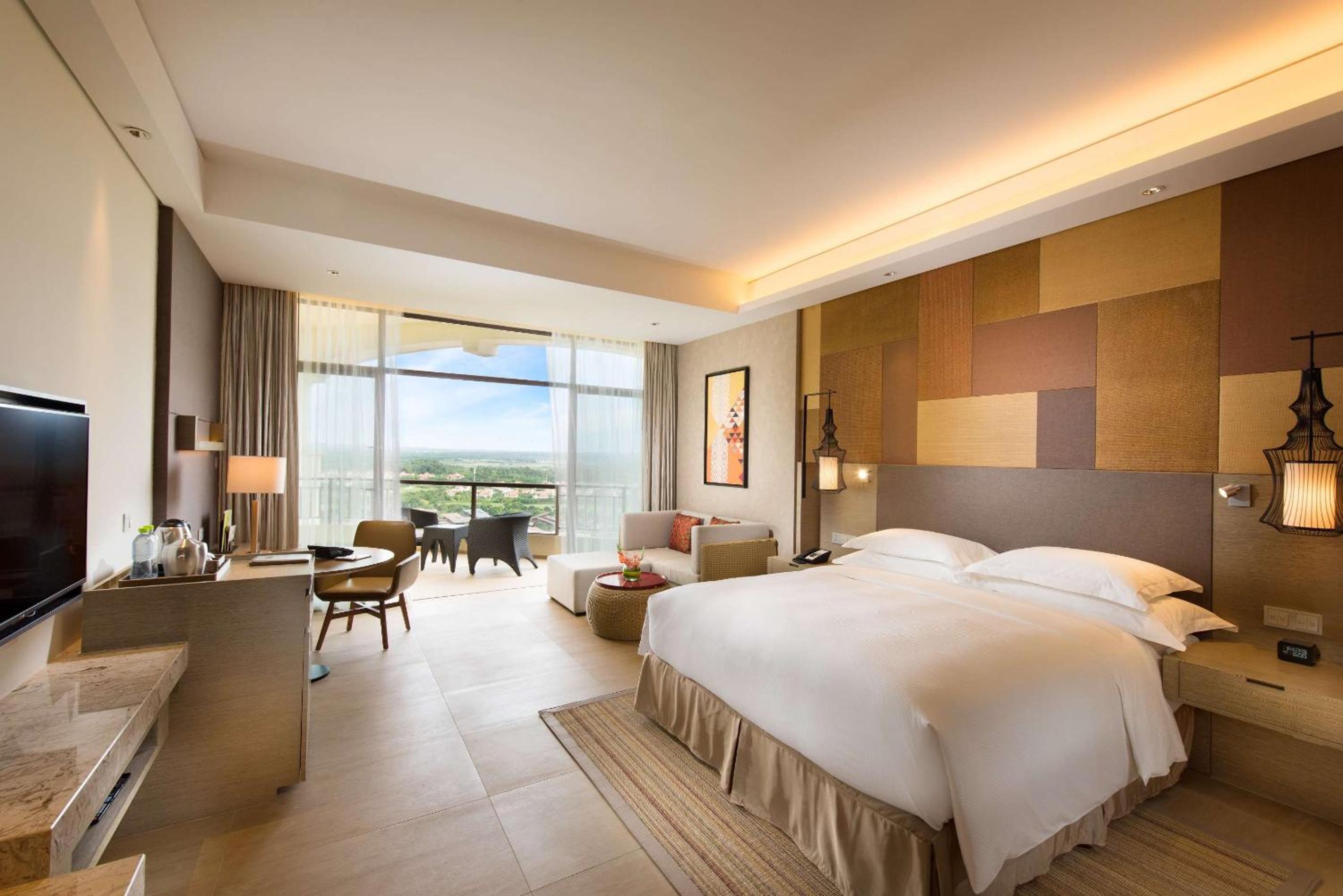 DoubleTree by Hilton Haikou Chengmai