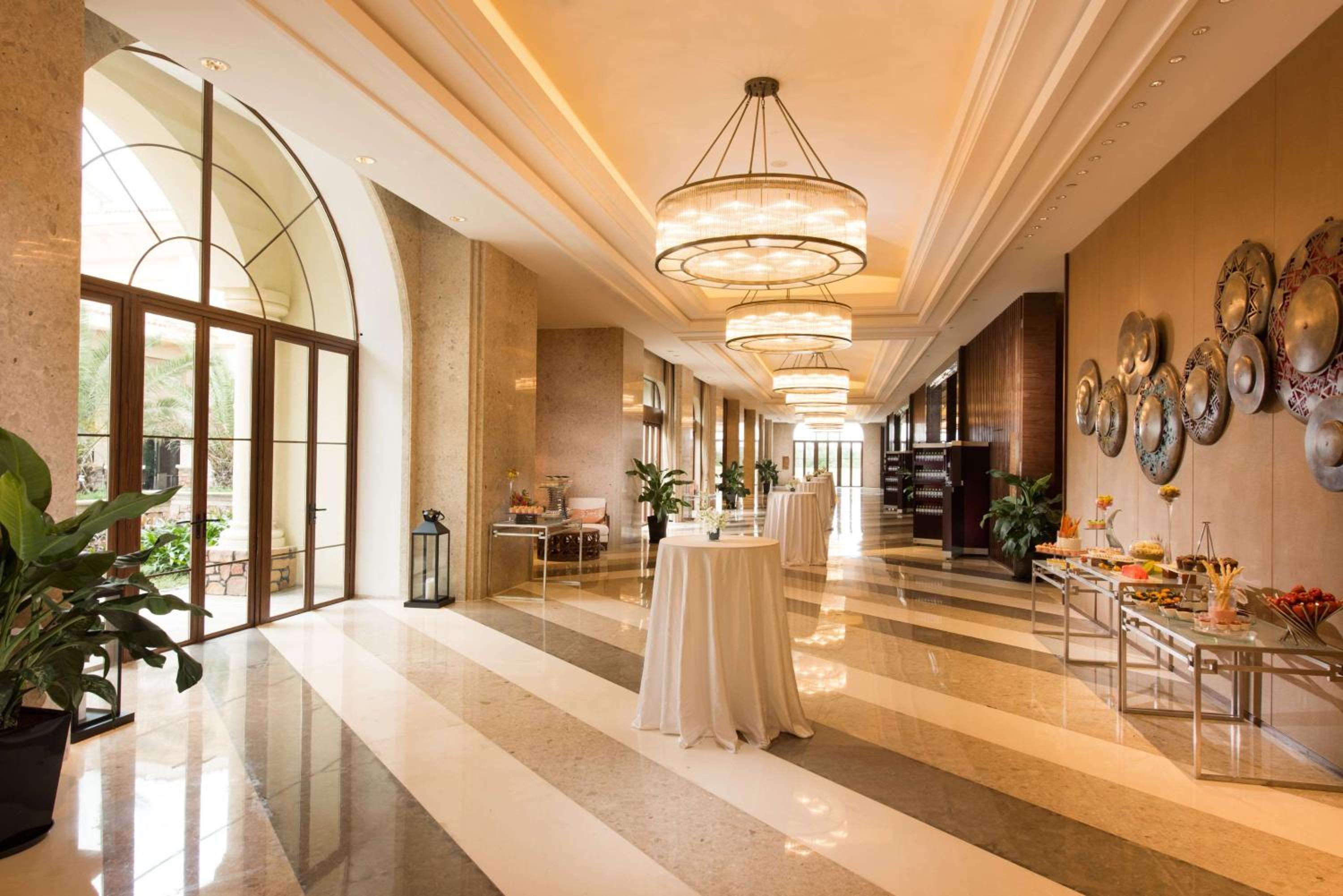 DoubleTree by Hilton Haikou Chengmai