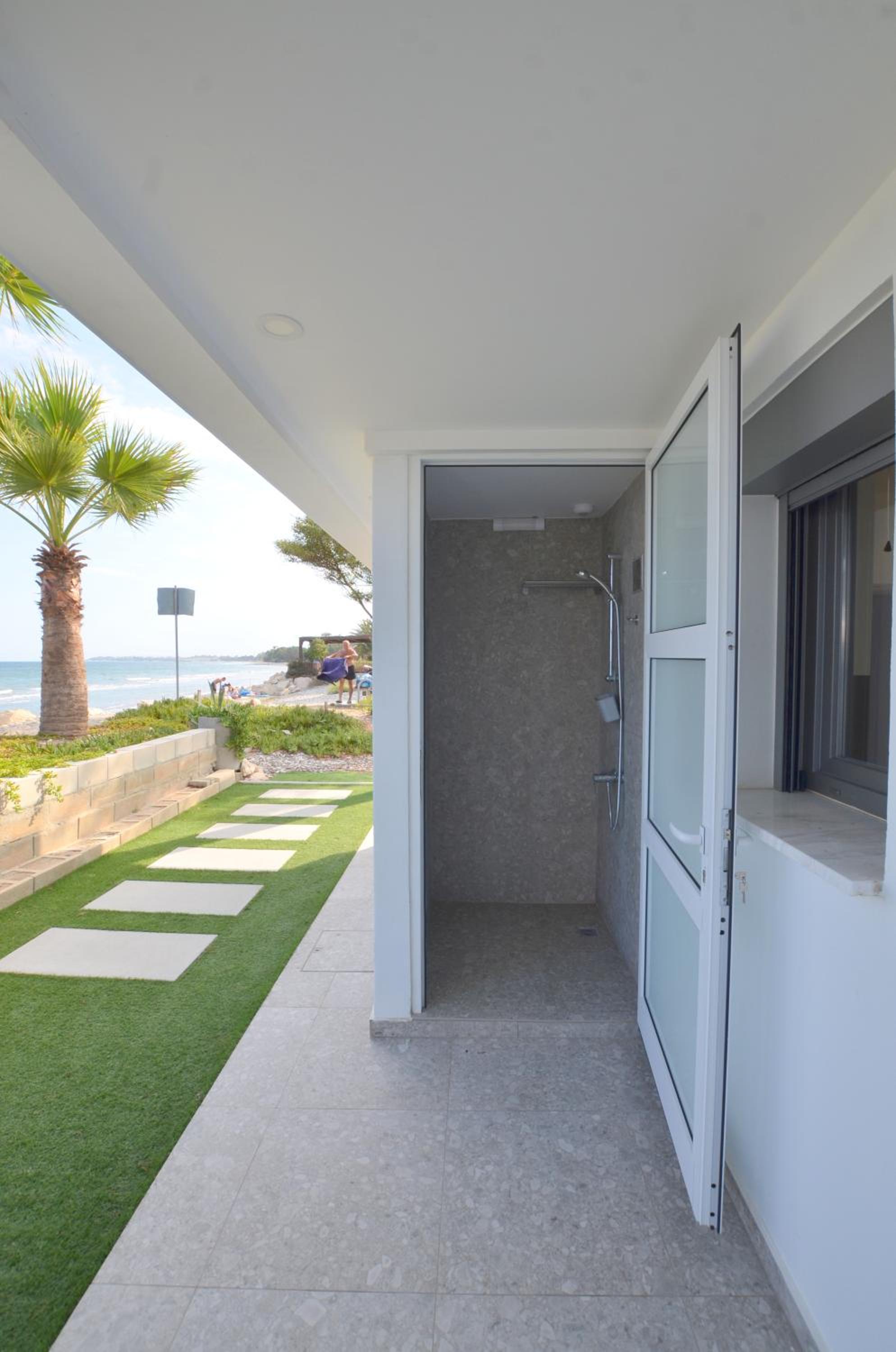 Meneou Blu Beach House*