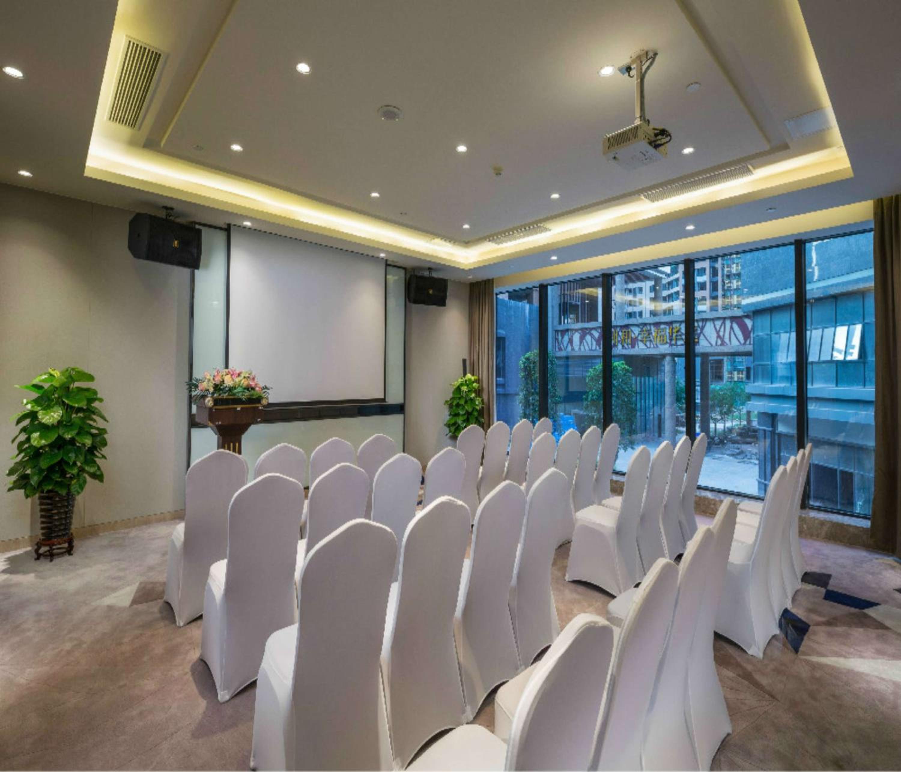 Zhongshan Vacations - Hilton Garden Inn Zhongshan Guzhen - Property Image 7