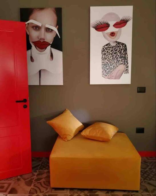 EMOJI house