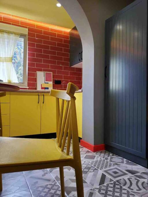 EMOJI house