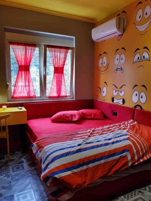 EMOJI house