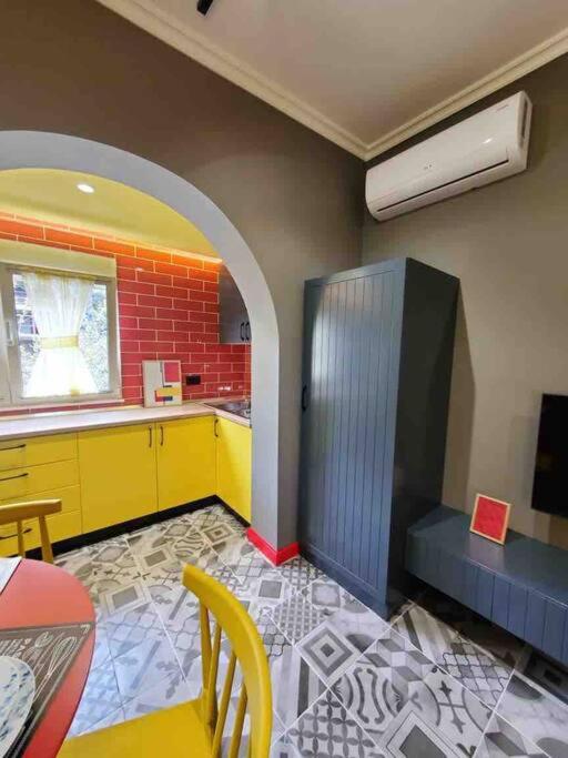 EMOJI house