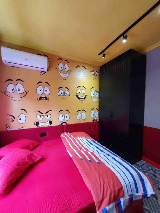 EMOJI house