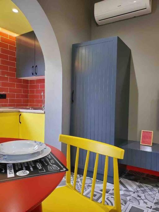 EMOJI house