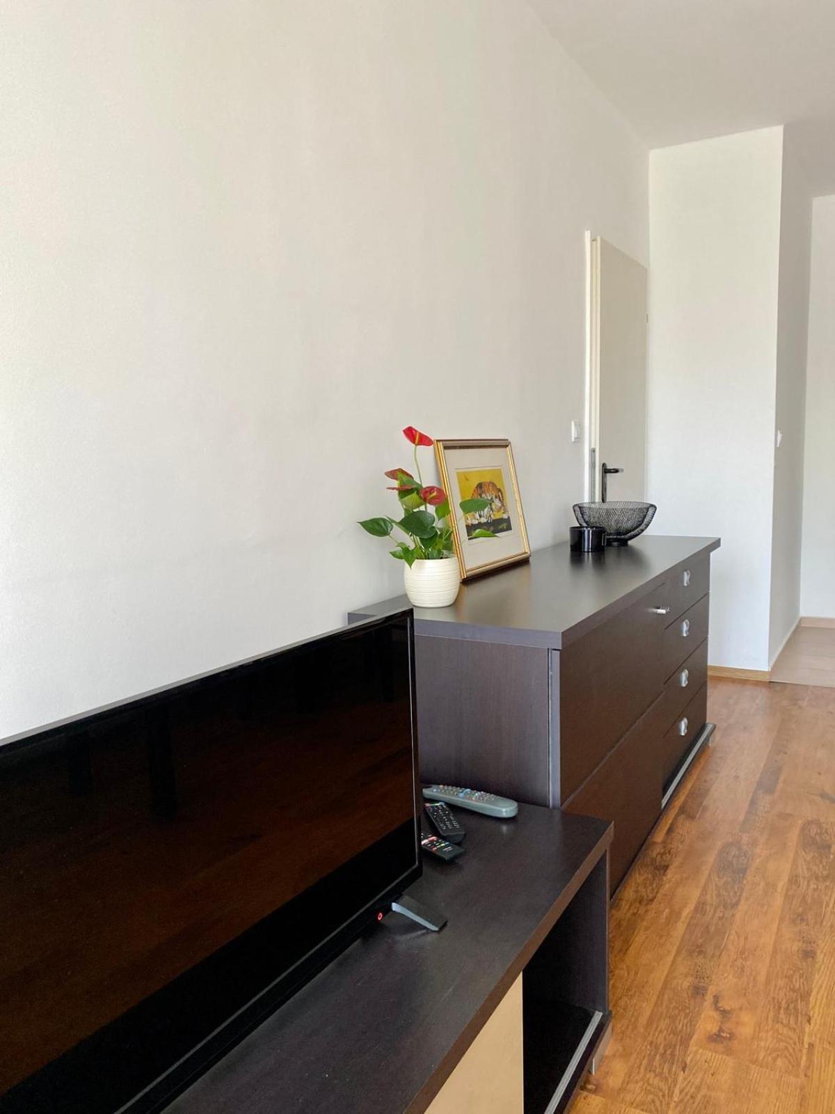 EMA Elegant Marina Apartment near Pomorie and Nesebar