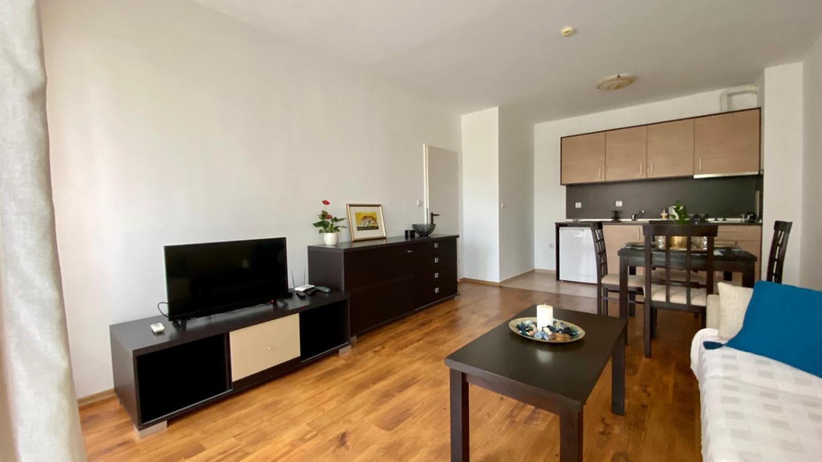 EMA Elegant Marina Apartment near Pomorie and Nesebar