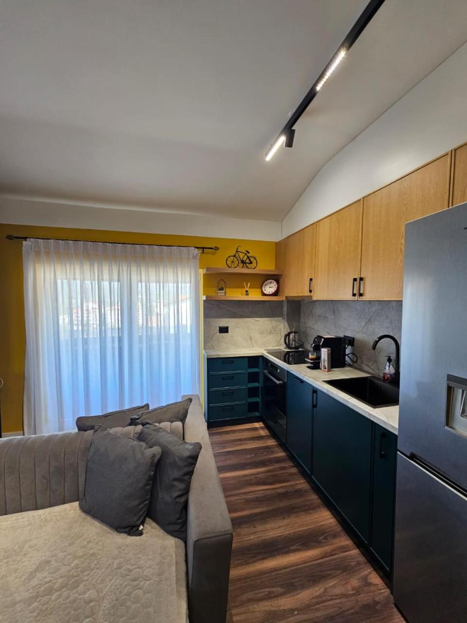 Drion Apartment with lake view