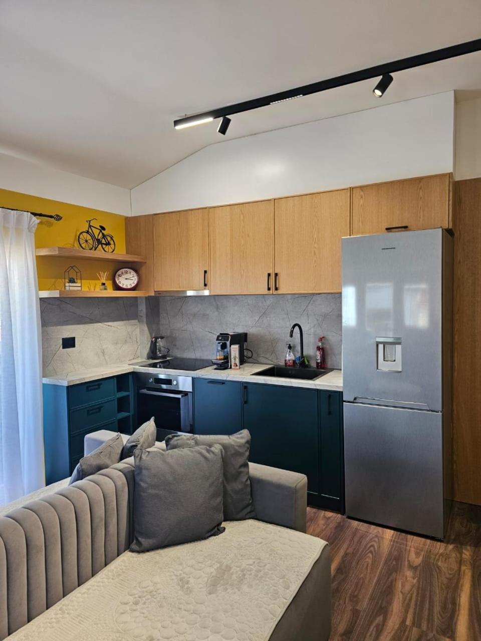 Drion Apartment with lake view