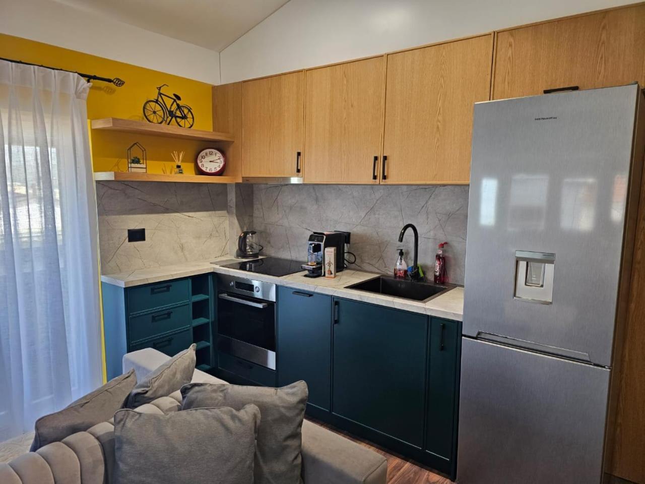 Drion Apartment with lake view