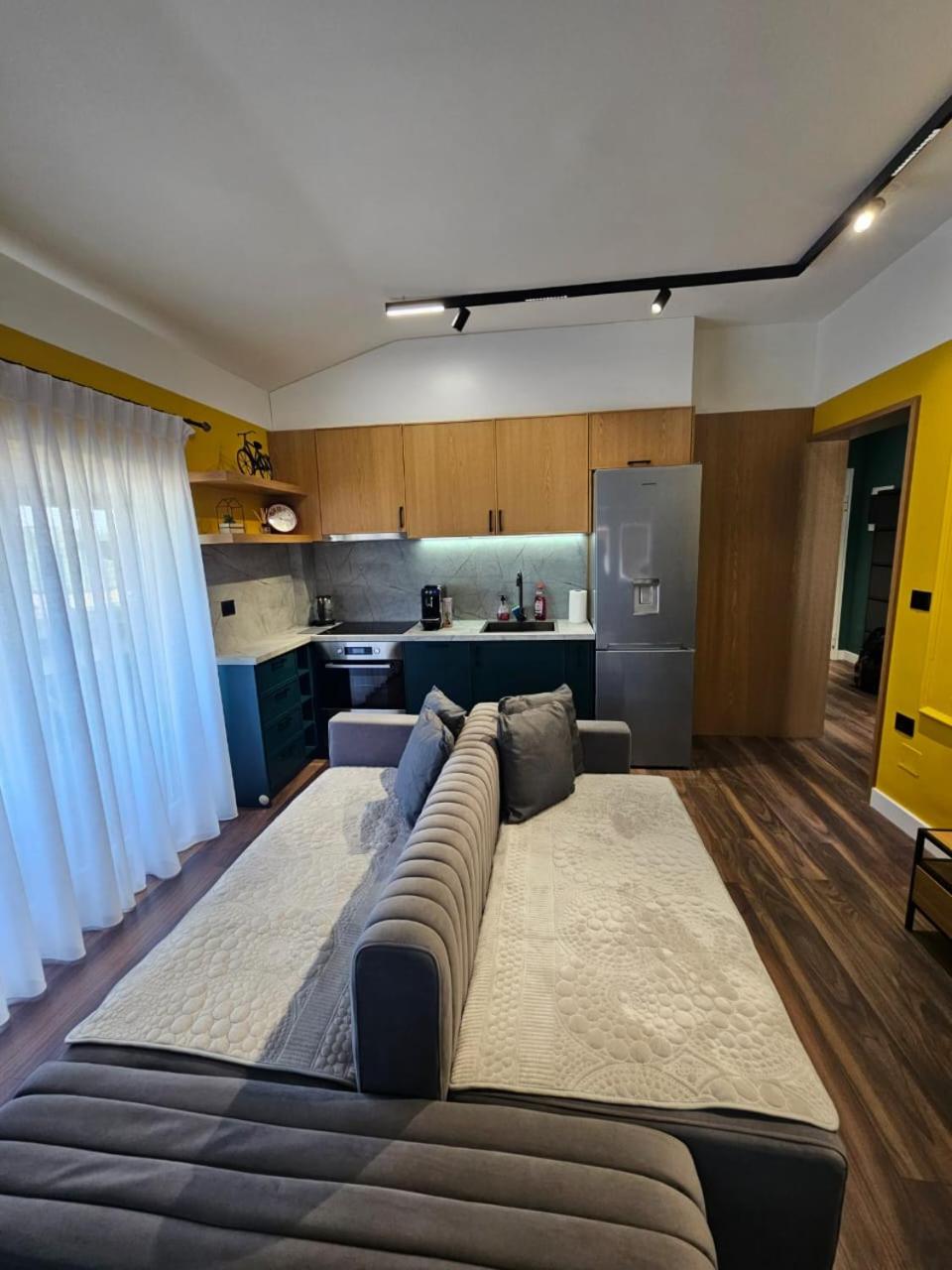 Drion Apartment with lake view