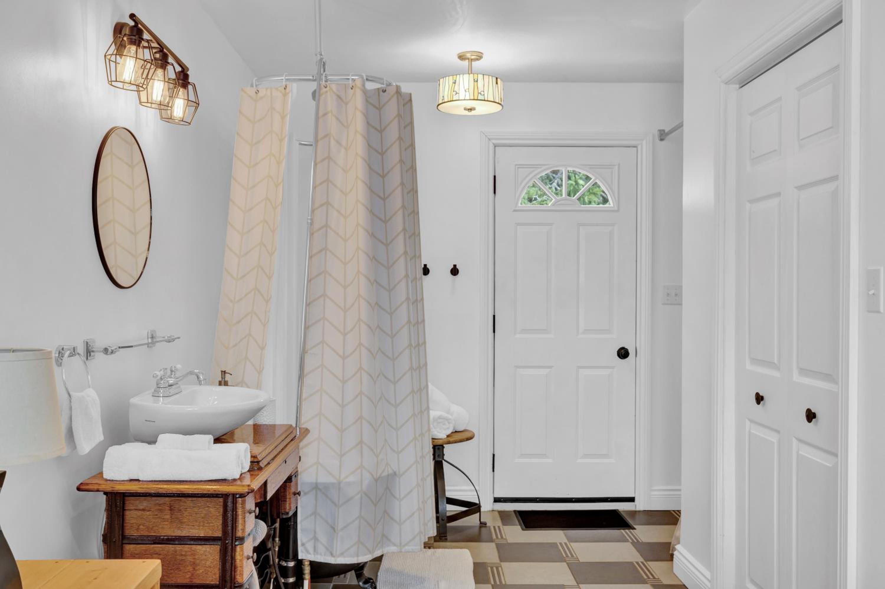 Cozy Kingsville Country Home Guest House