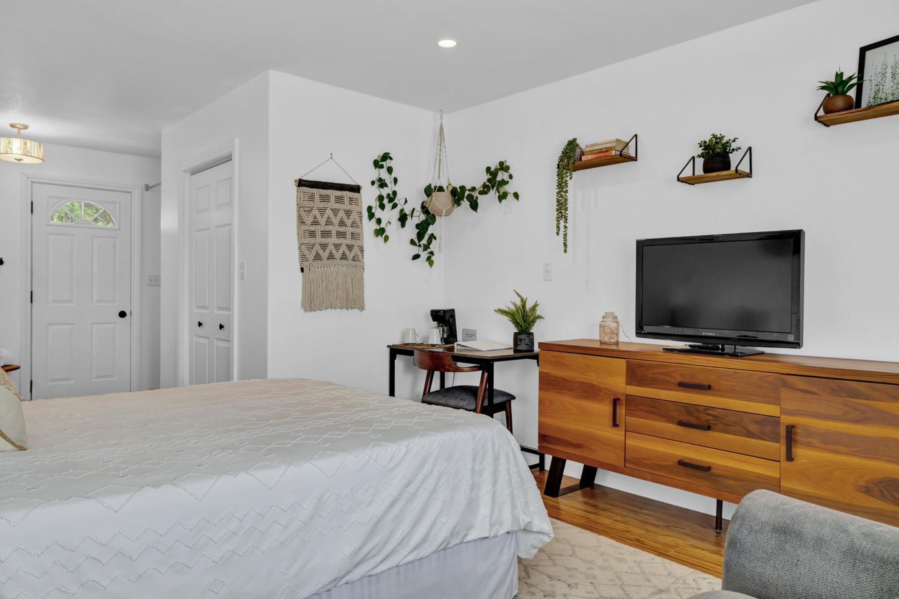 Cozy Kingsville Country Home Guest House