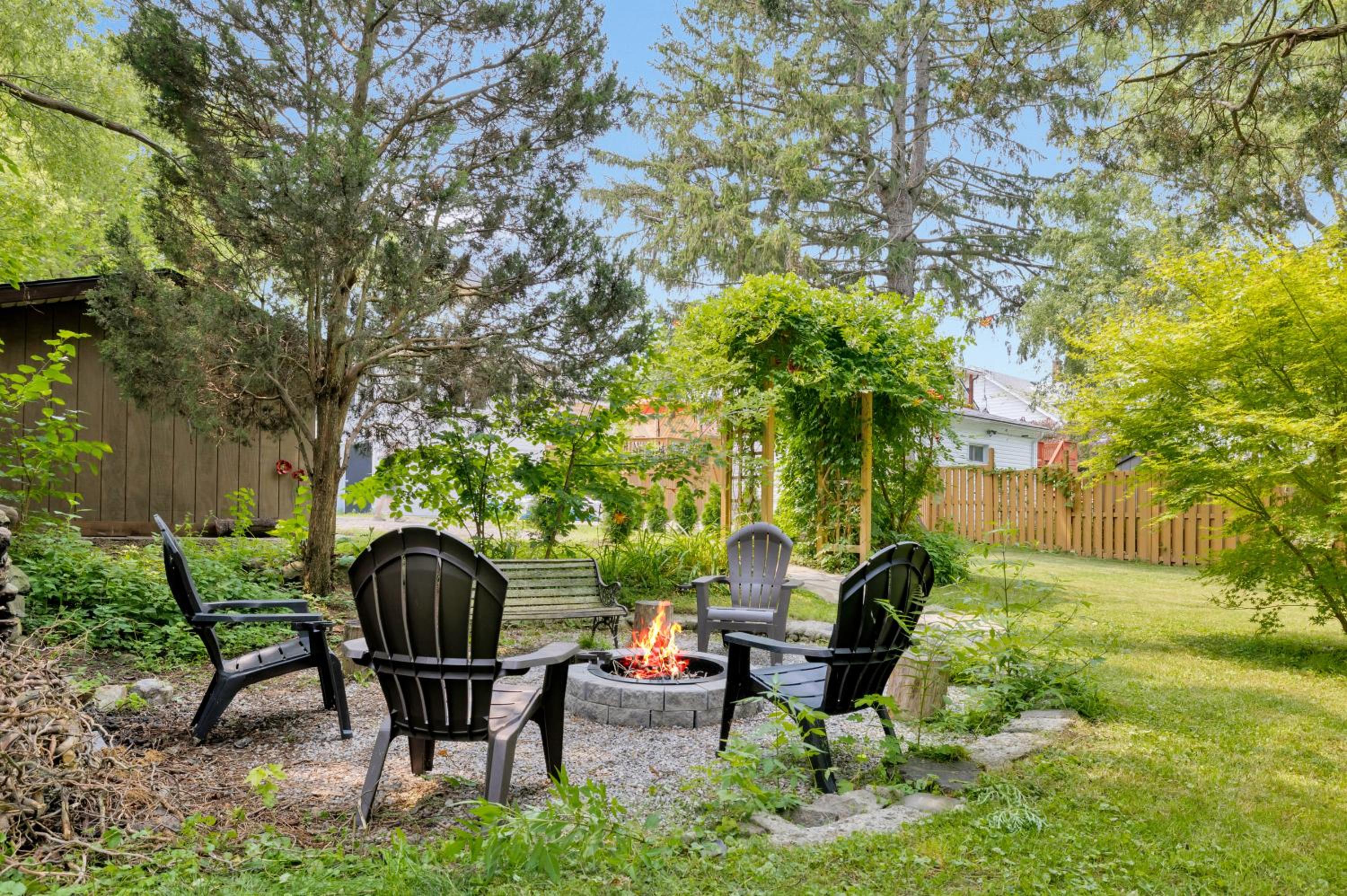 Cozy Kingsville Country Home Guest House