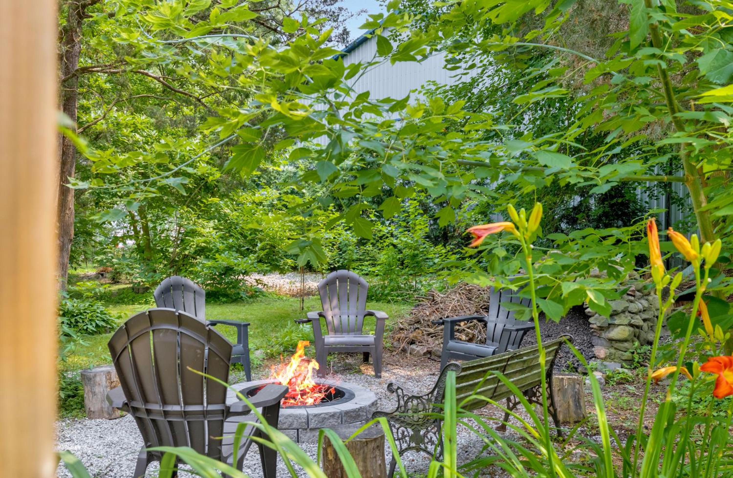 Cozy Kingsville Country Home Guest House