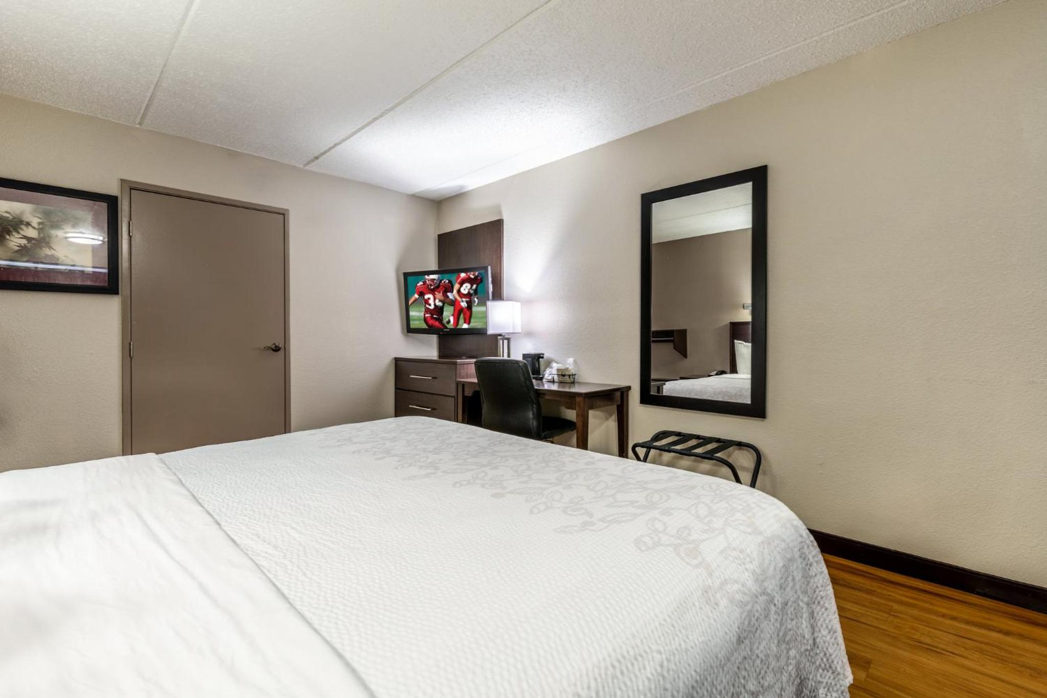 Red Roof Inn PLUS Nashville Airport - Property Image 12