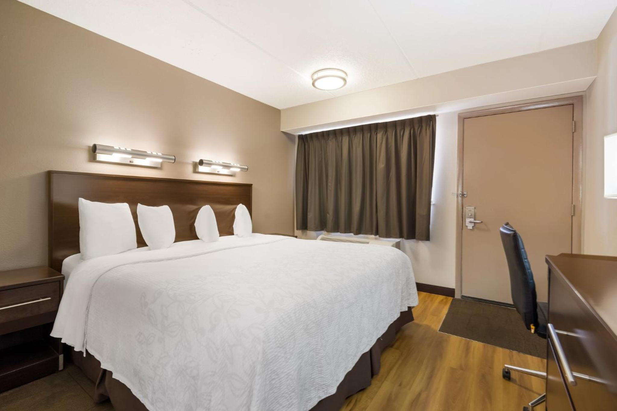 Red Roof Inn PLUS Nashville Airport - Property Image 6