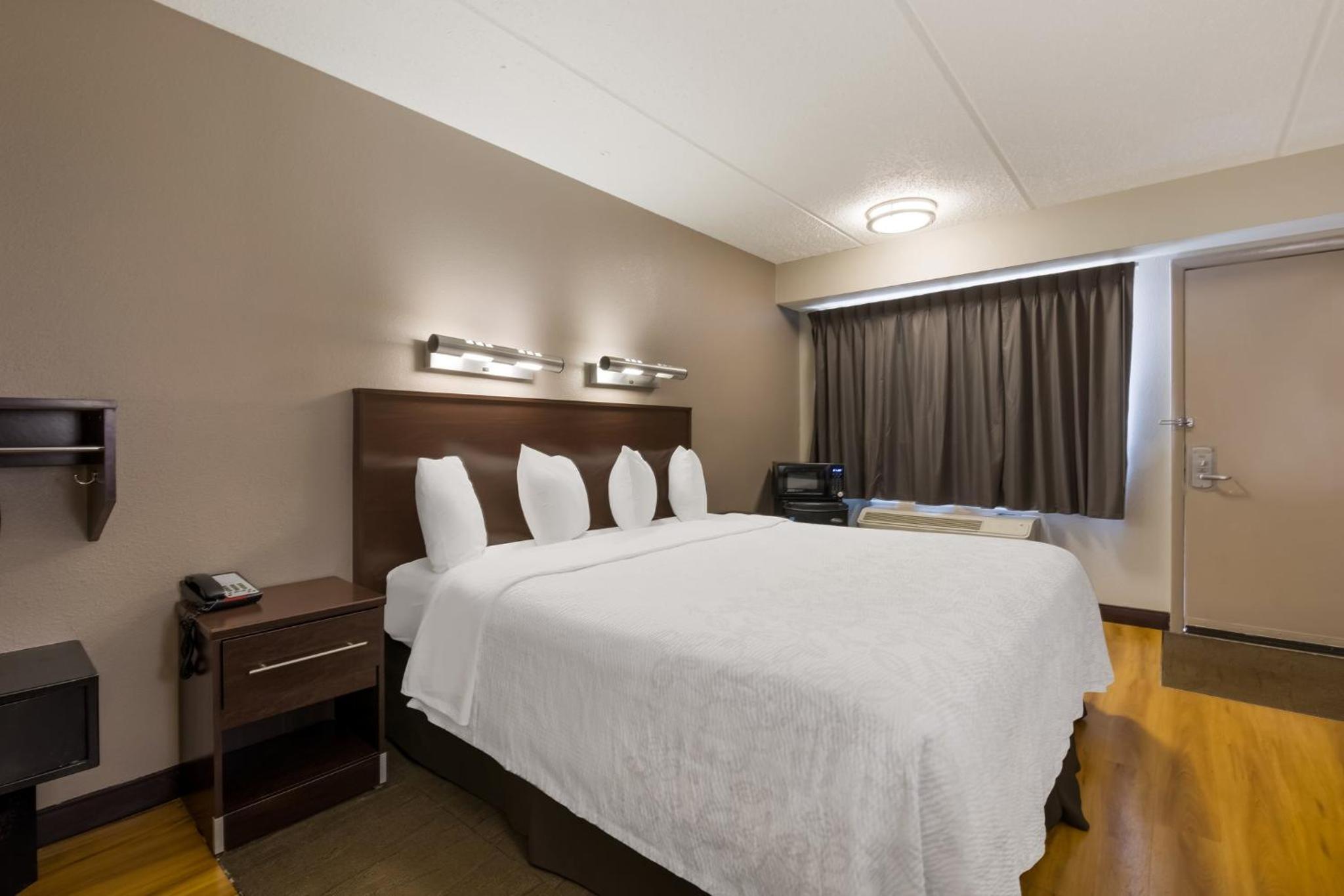 Red Roof Inn PLUS Nashville Airport - Property Image 14