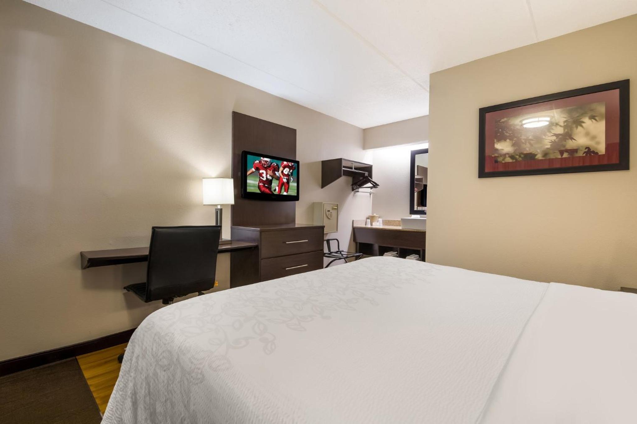 Red Roof Inn PLUS Nashville Airport - Property Image 7