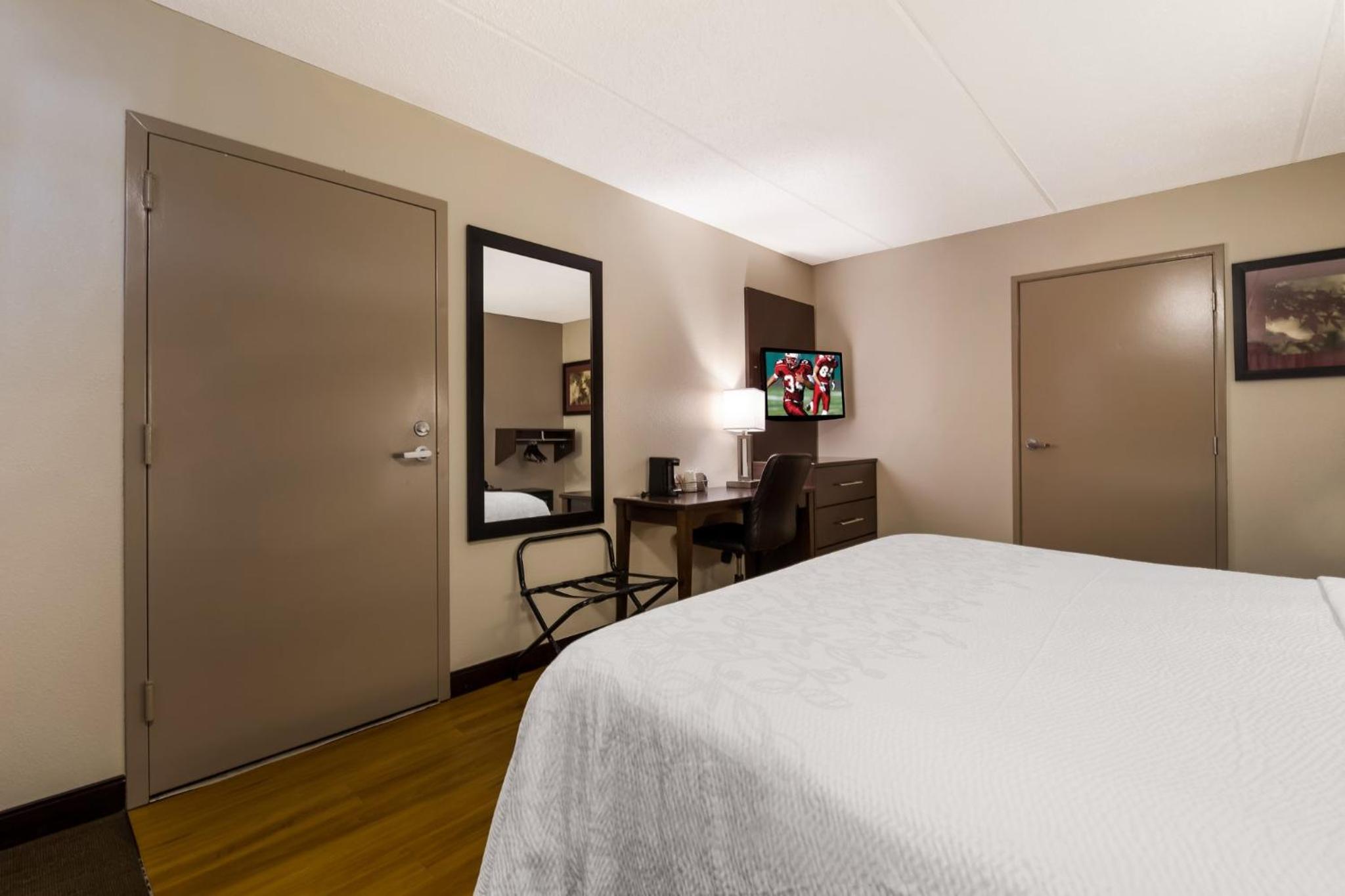 Red Roof Inn PLUS Nashville Airport - Property Image 15