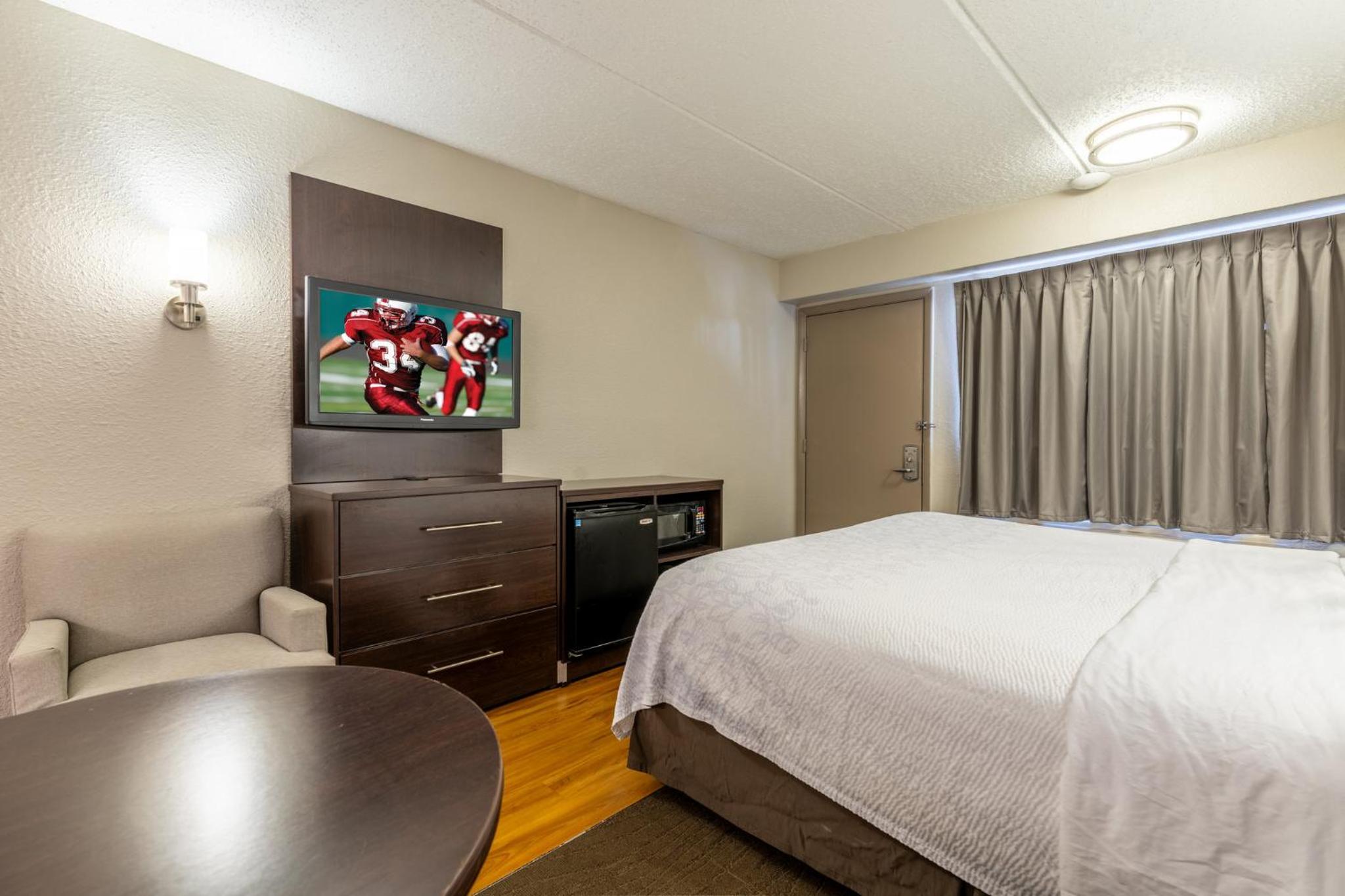 Red Roof Inn PLUS Nashville Airport - Property Image 2