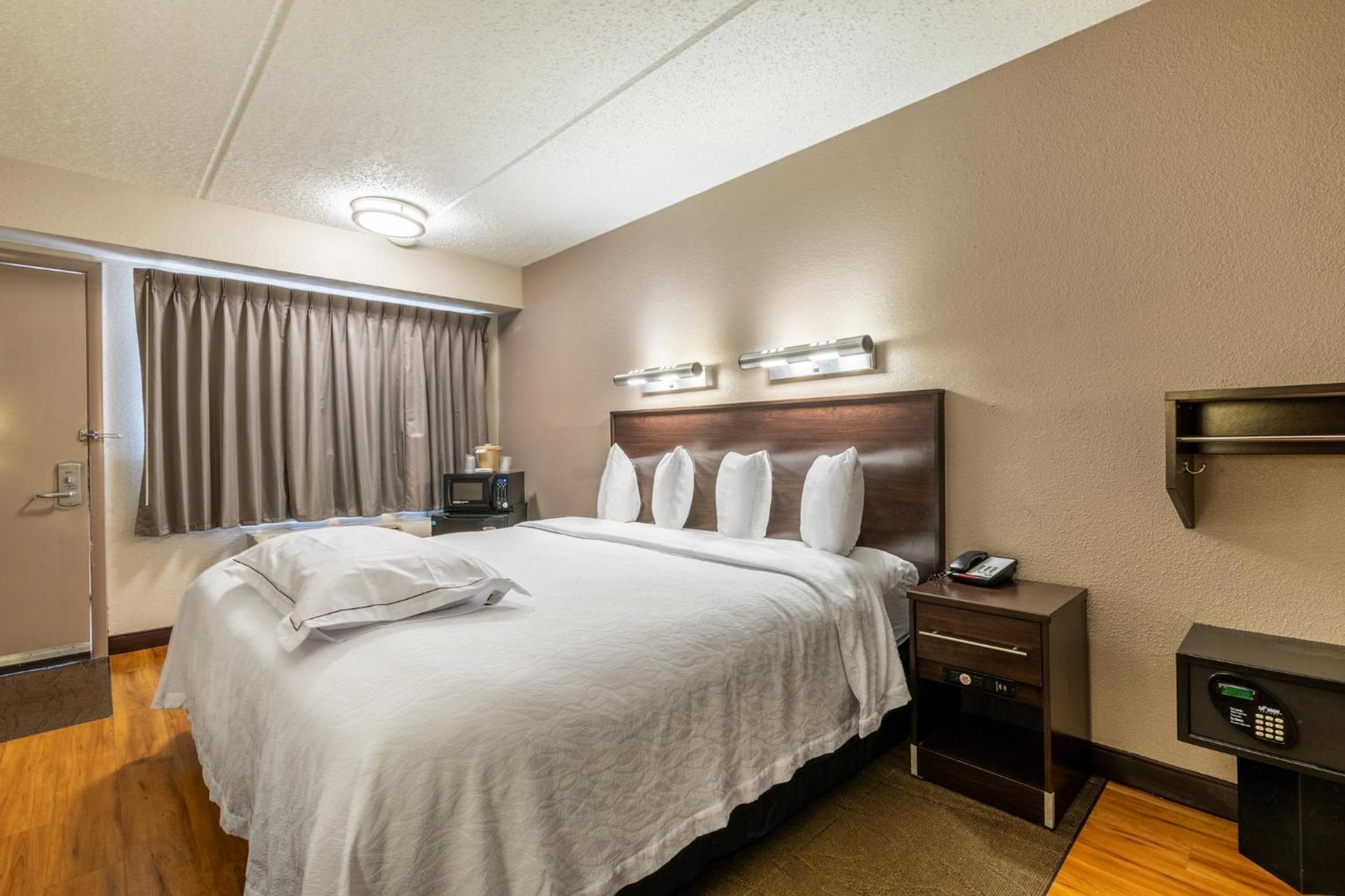 Red Roof Inn PLUS Nashville Airport - Property Image 11