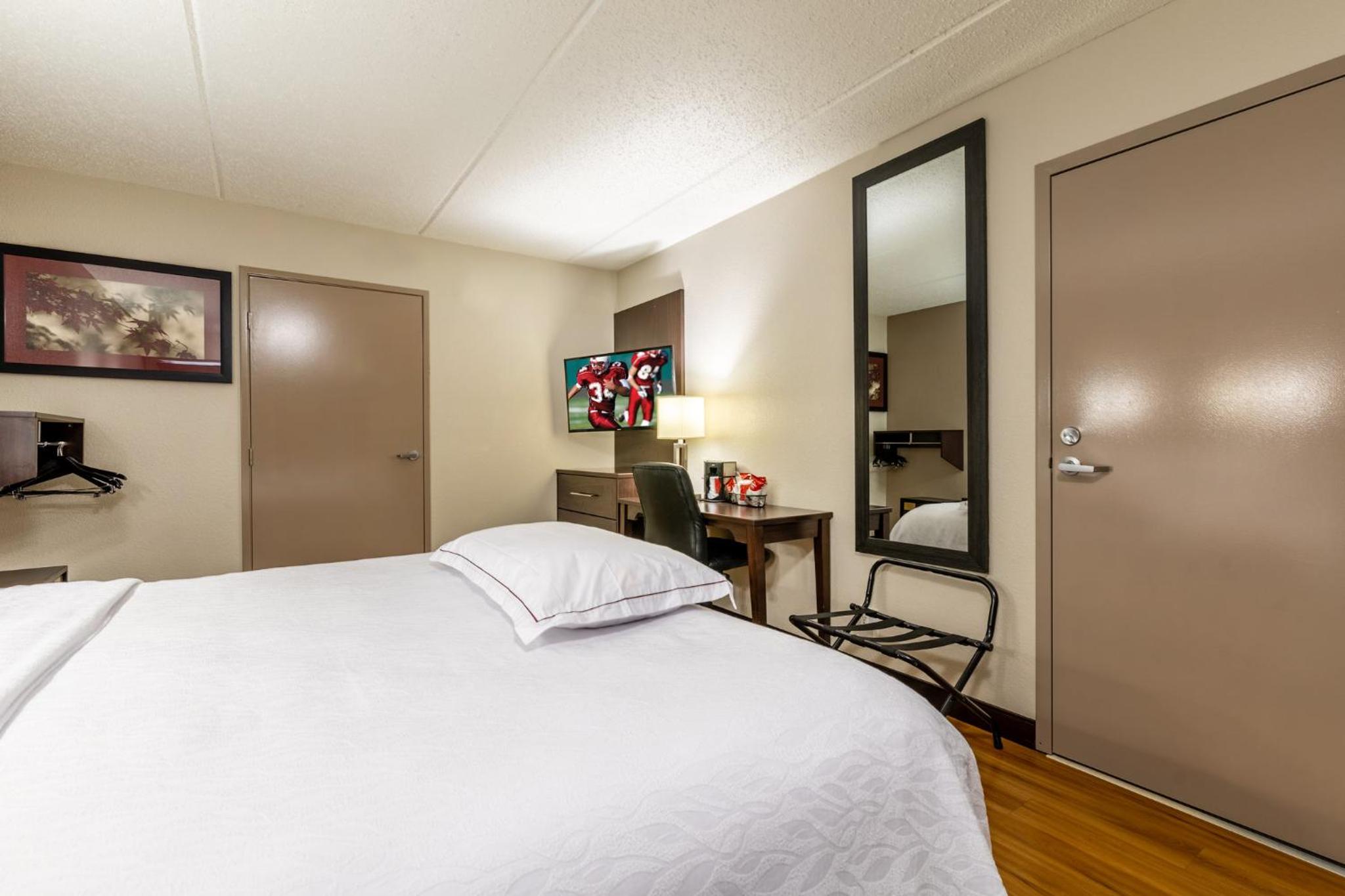 Red Roof Inn PLUS Nashville Airport - Property Image 1
