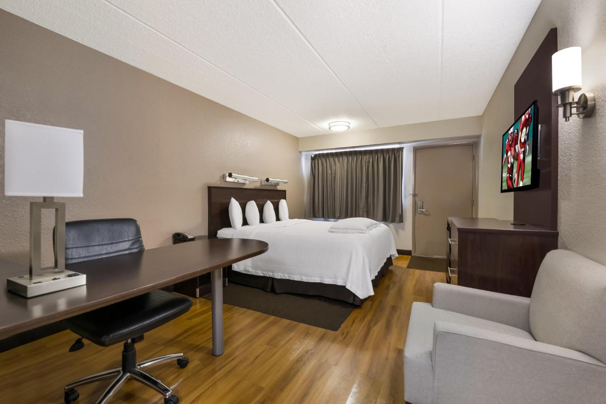 Red Roof Inn PLUS Nashville Airport - Property Image 32