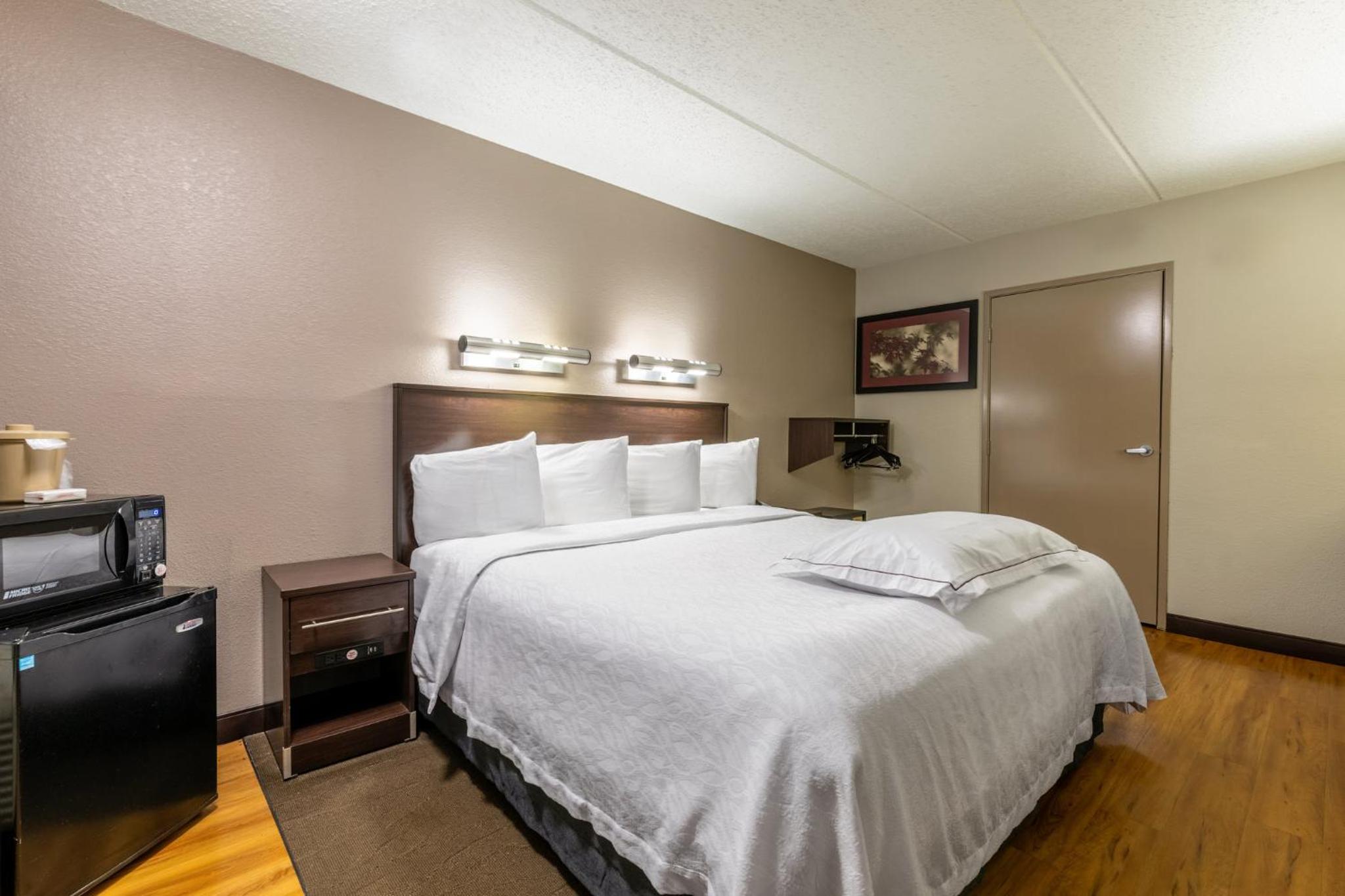 Red Roof Inn PLUS Nashville Airport - Property Image 9