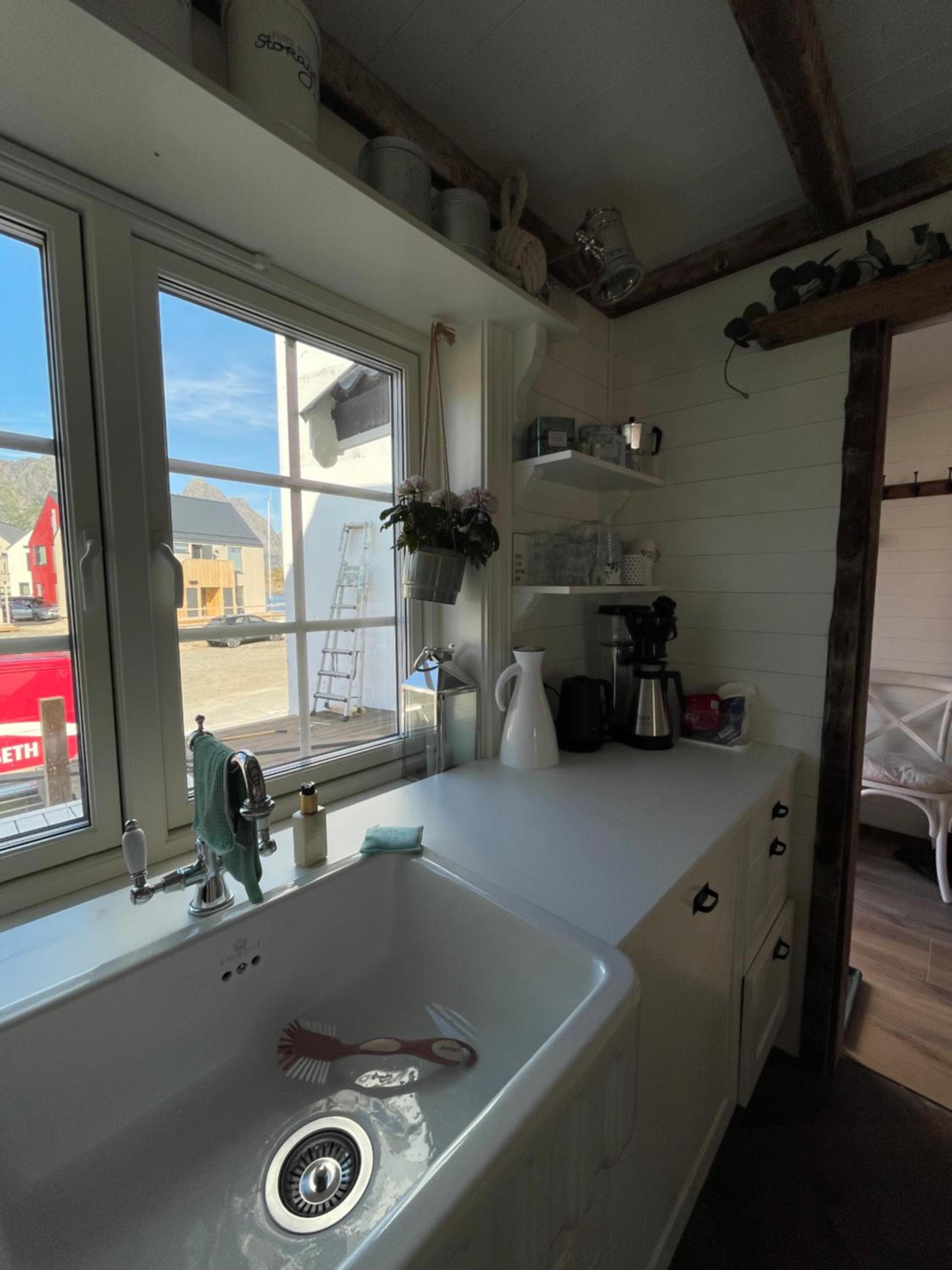 Pittelille - supercozy small luxury in Henningsvær view 4
