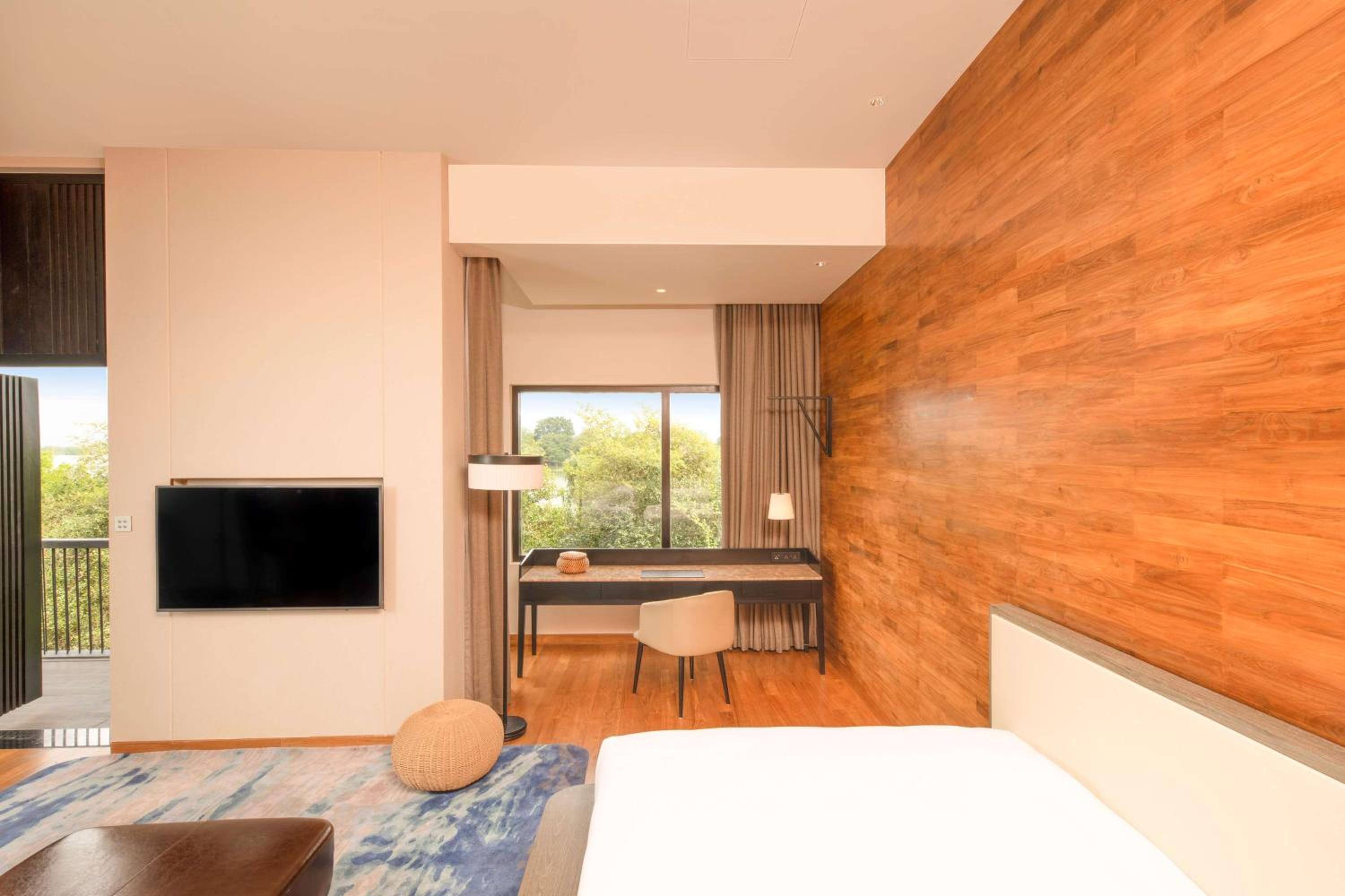 DoubleTree by Hilton Weerawila Rajawarna Resort
