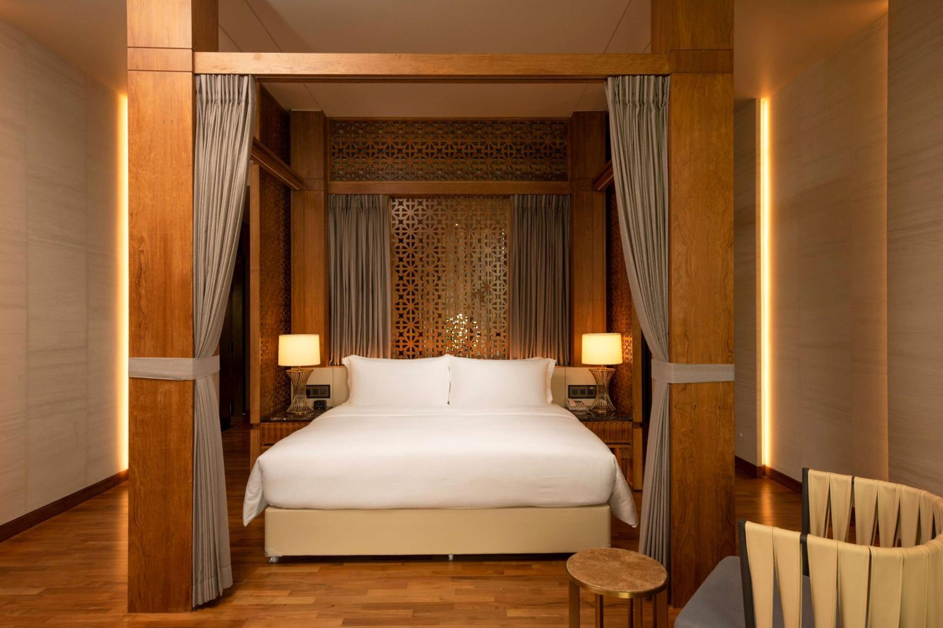 DoubleTree by Hilton Weerawila Rajawarna Resort