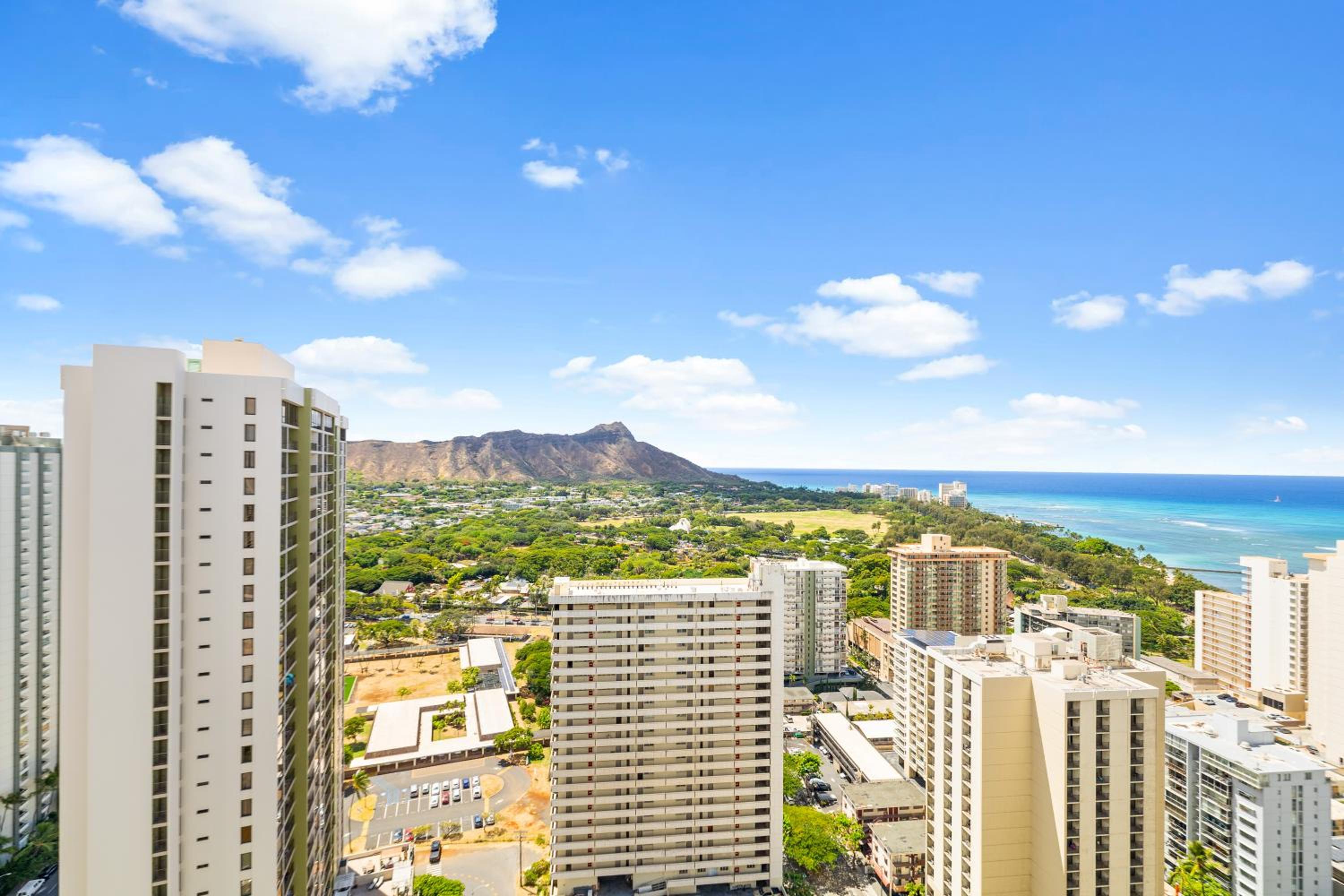 Diamond Head Dreams Beach Condo with Ocean View! view 3