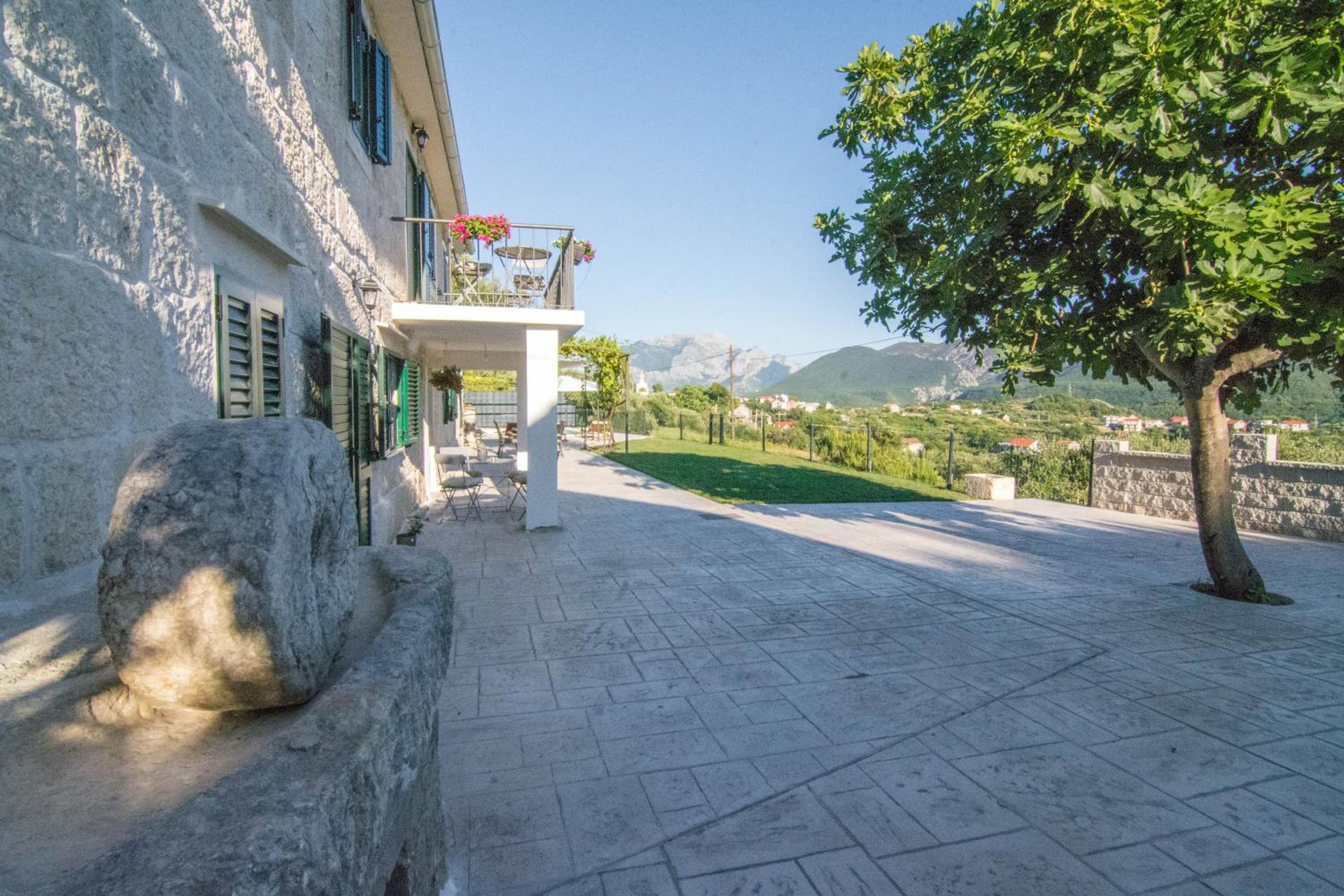 Stone house with pool Ljubica view 3